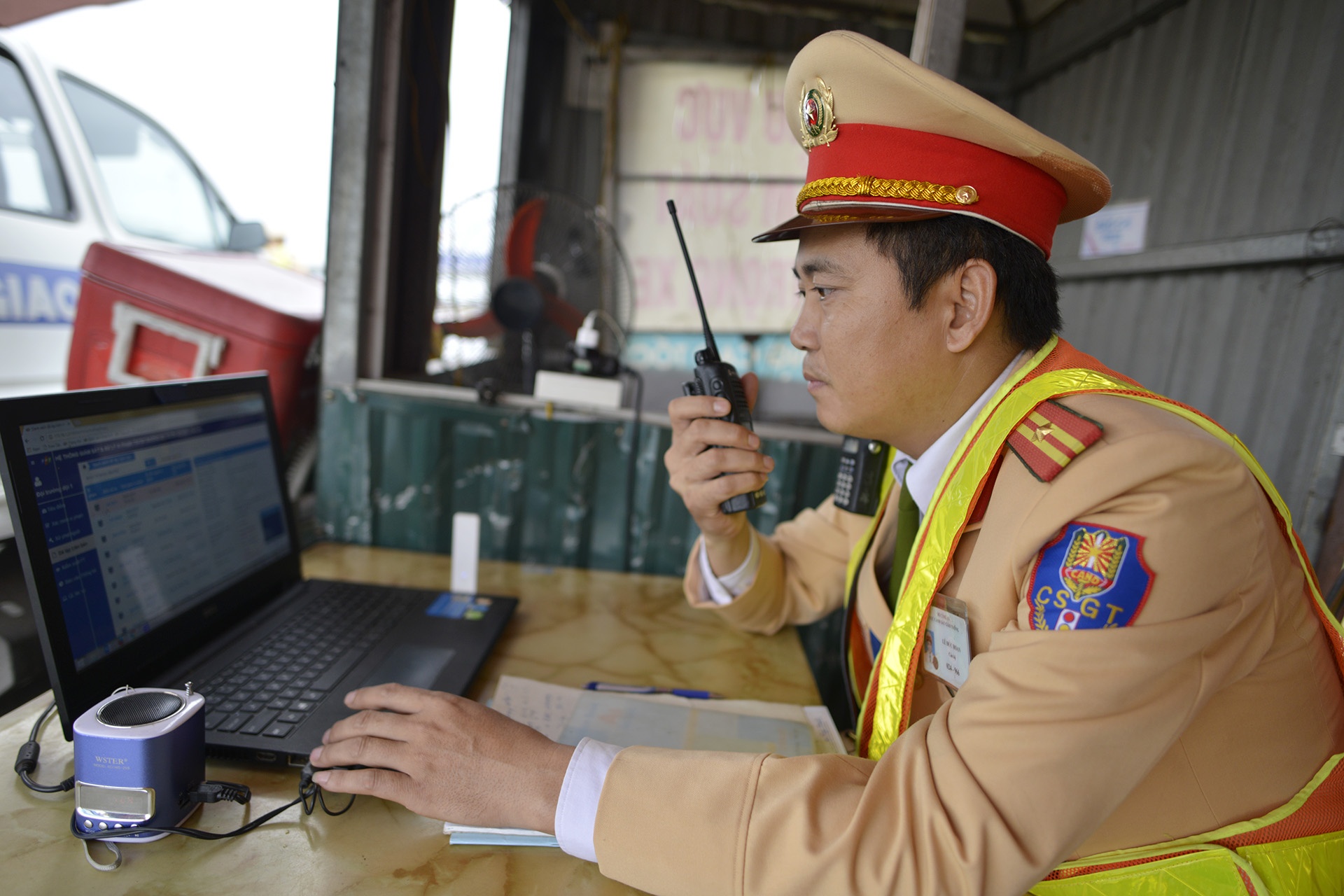 Xe khach tron camera tren cao toc Noi Bai Lao Cai anh 8