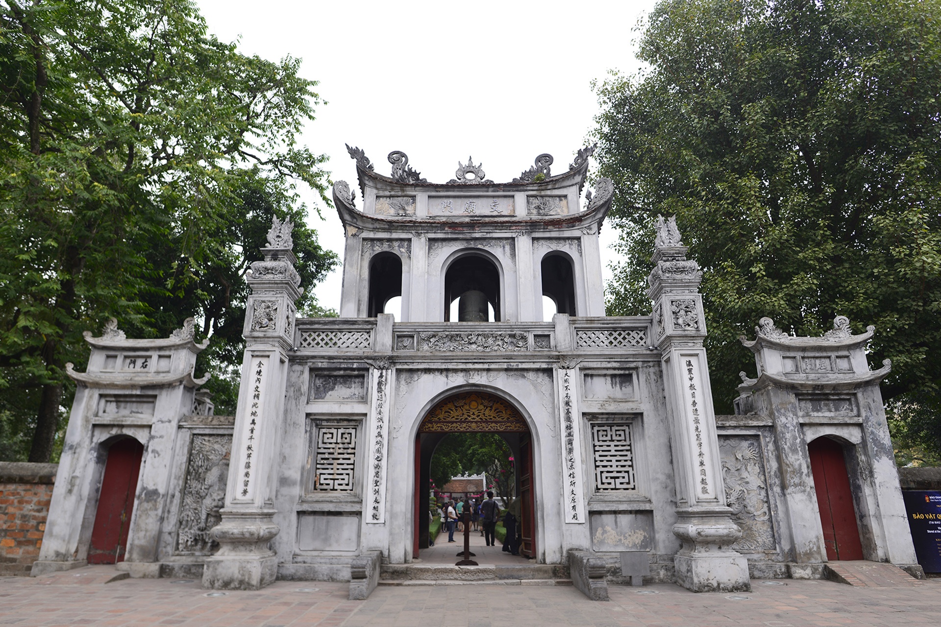 Van Mieu Quoc tu giam 'khoac ao' moi anh 13