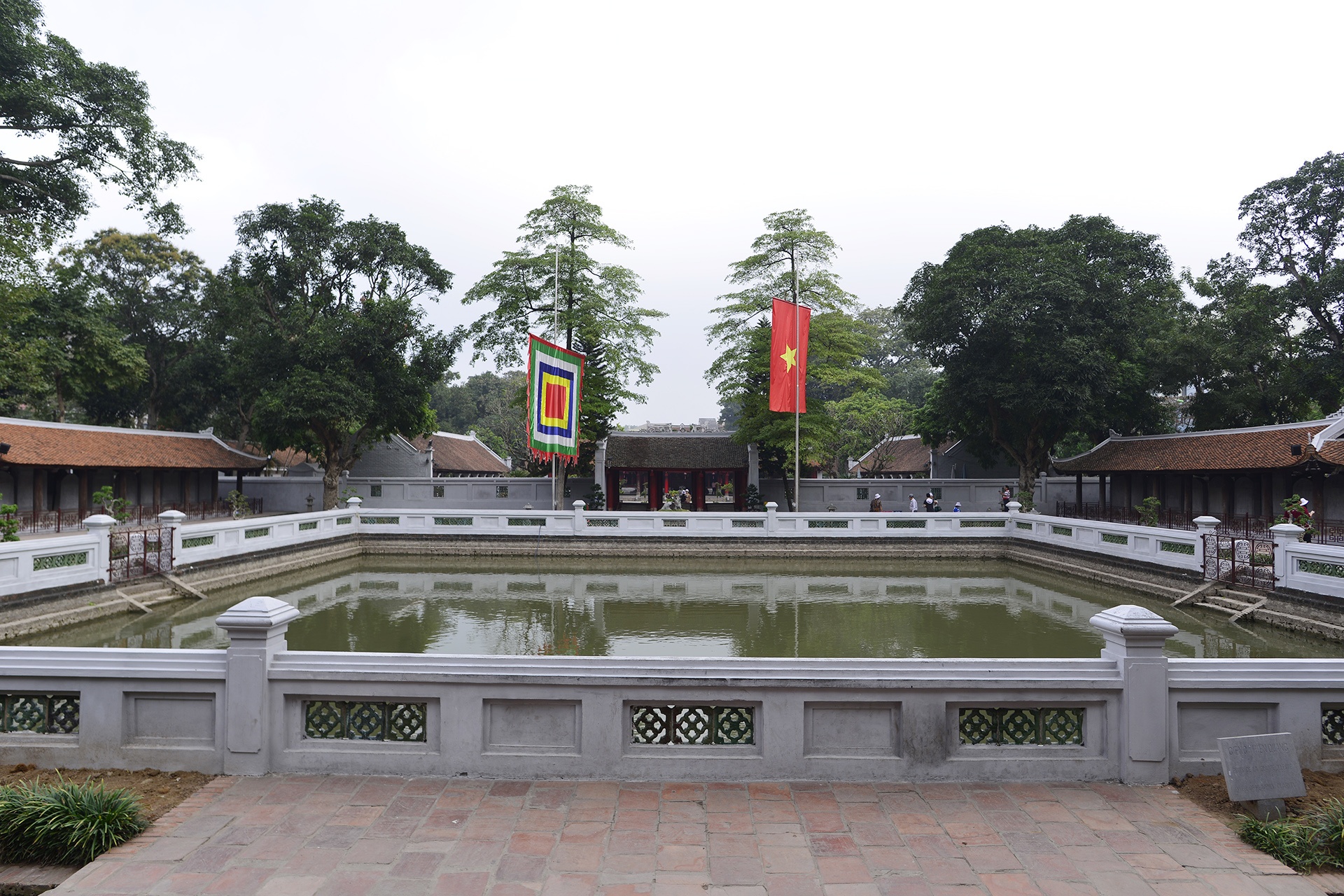 Van Mieu Quoc tu giam 'khoac ao' moi anh 1