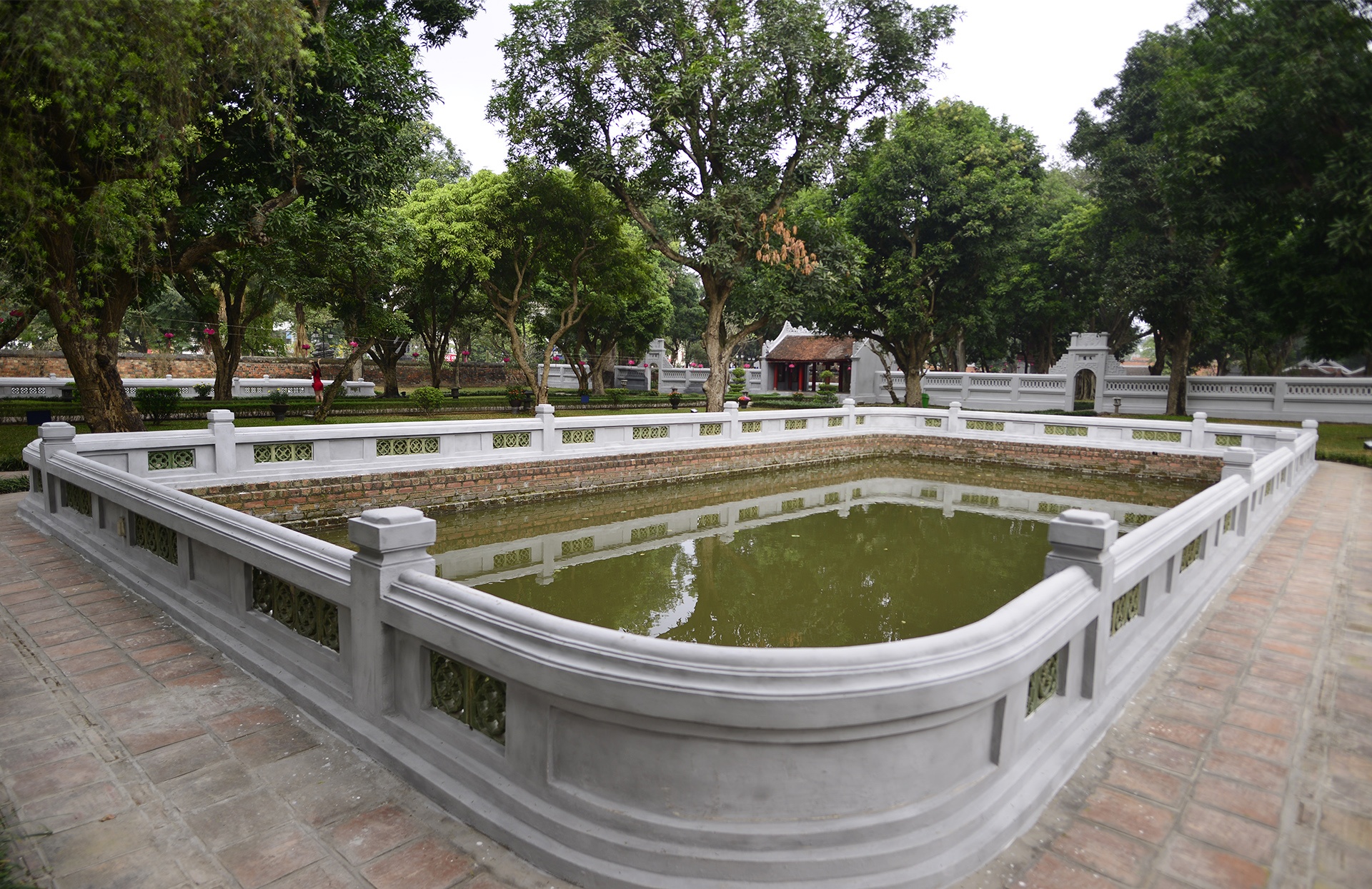 Van Mieu Quoc tu giam 'khoac ao' moi anh 6