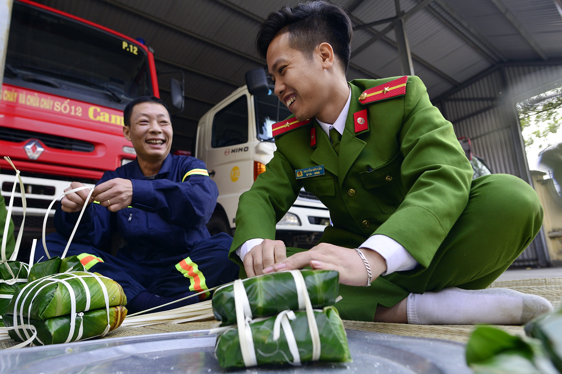 Canh sat PCCC tro tai goi banh chung anh 7