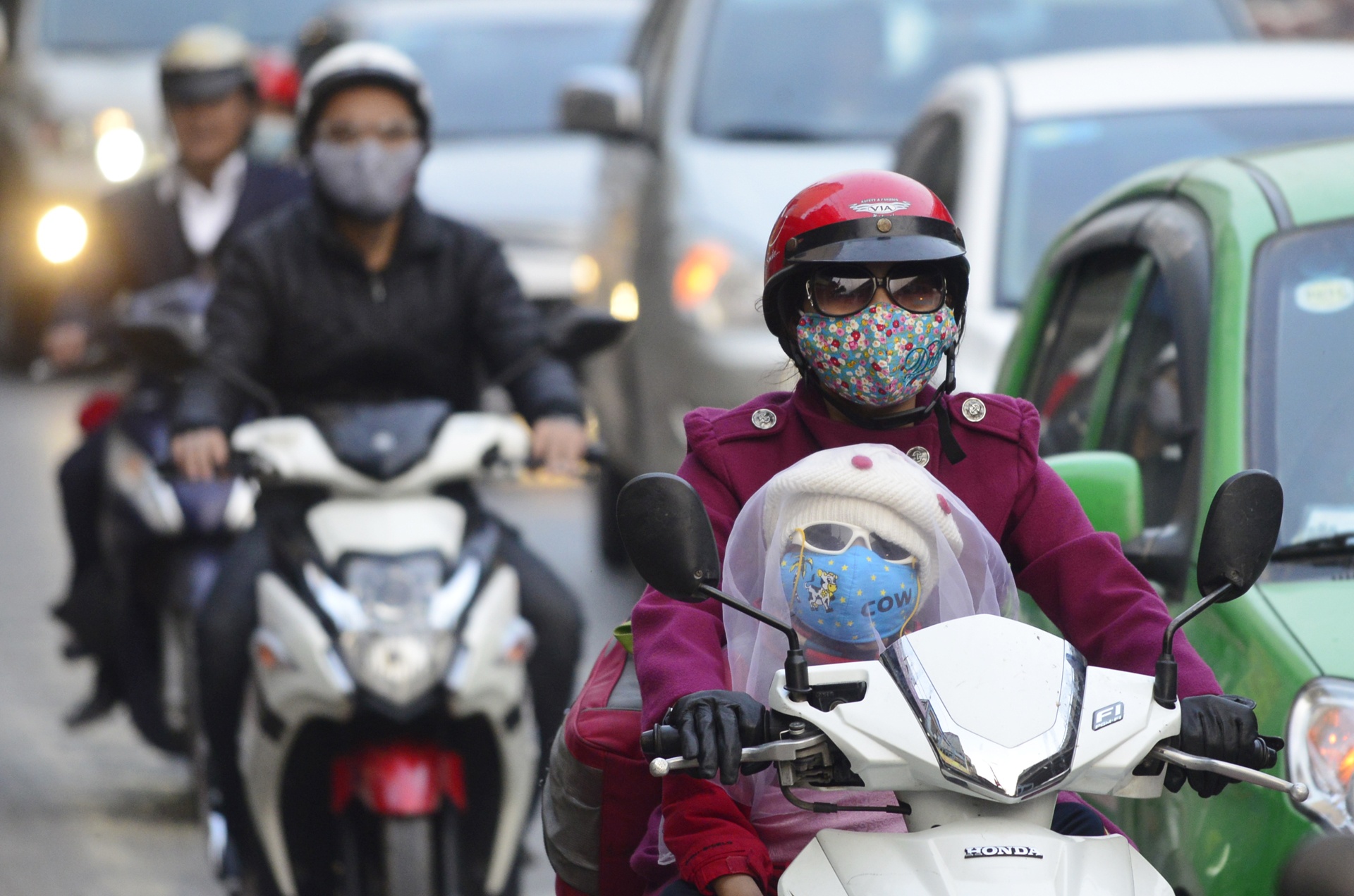 Nguoi dan tro lai Ha Noi,  giao thong un tac anh 4