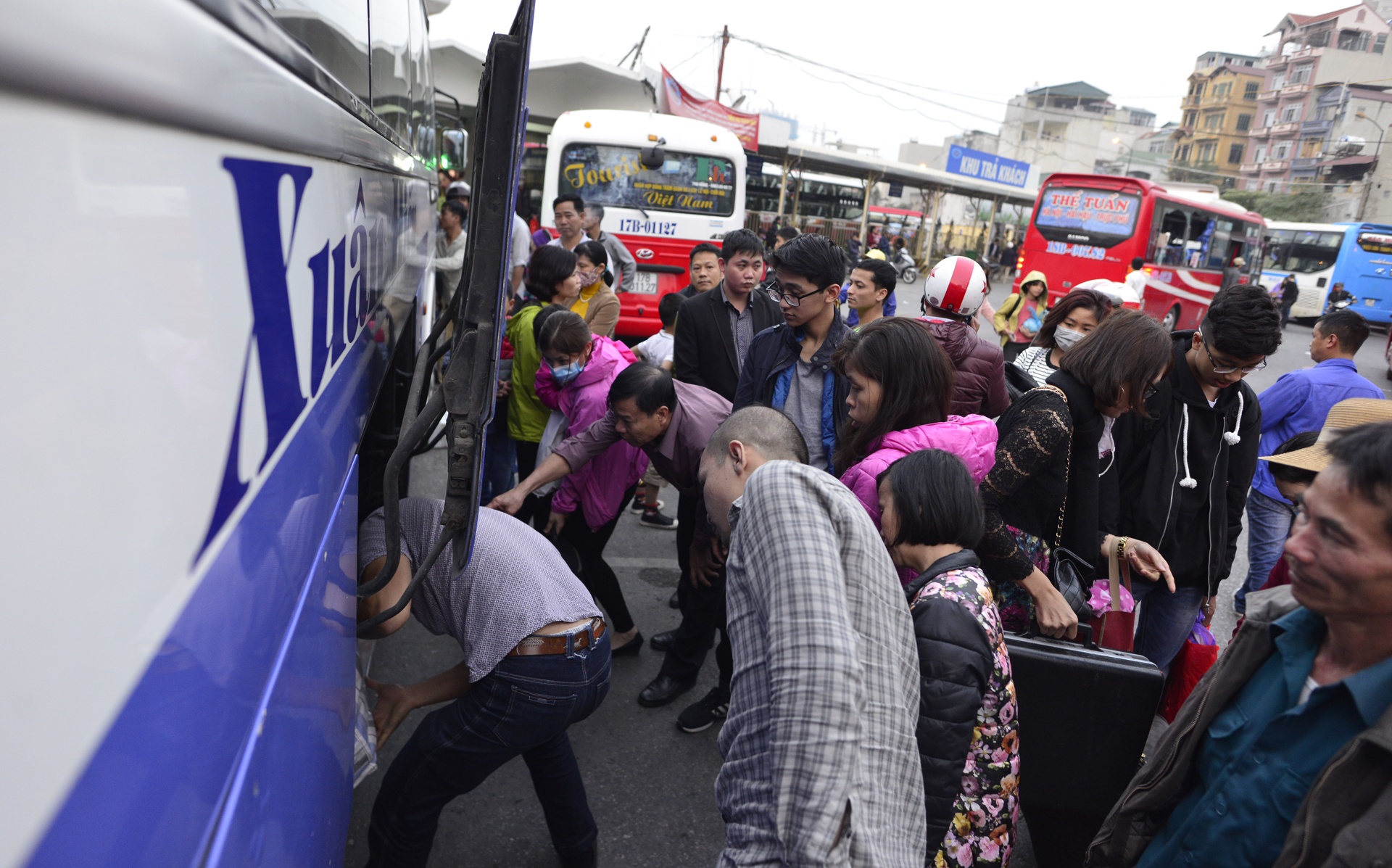Nguoi dan tro lai Ha Noi,  giao thong un tac anh 6