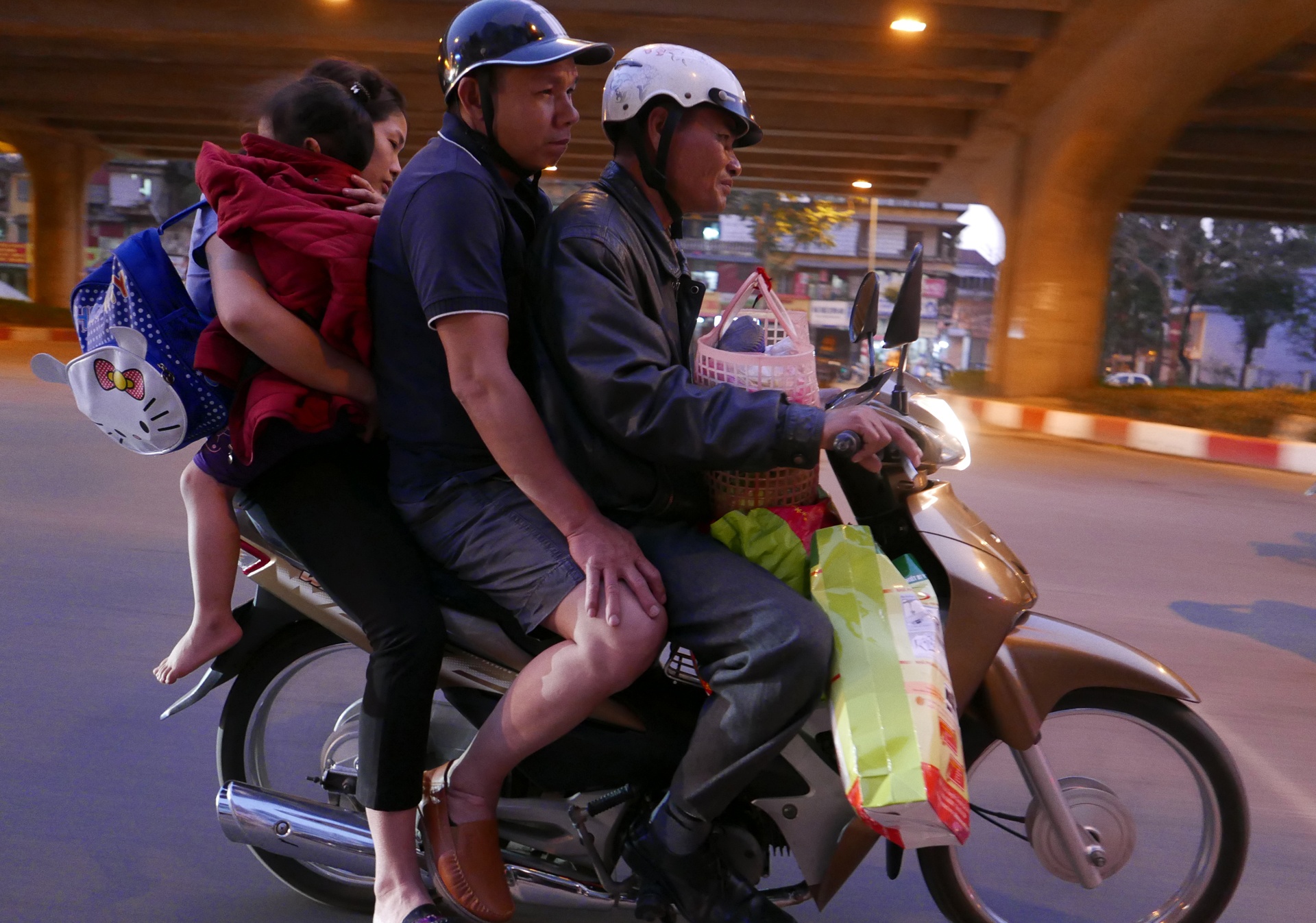 Nguoi dan tro lai Ha Noi,  giao thong un tac anh 5