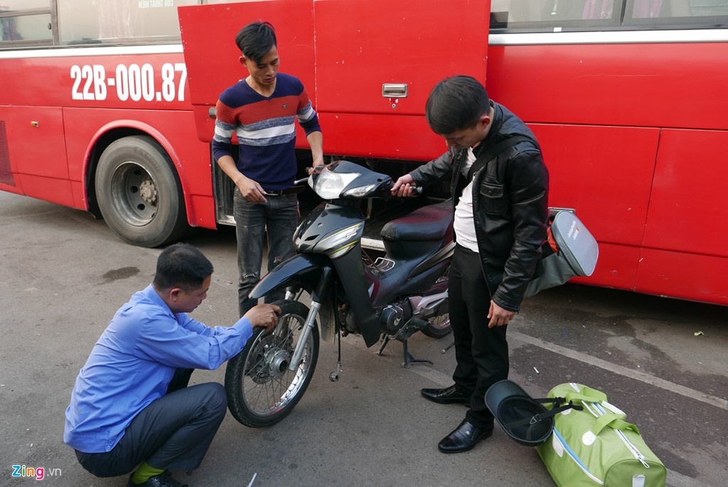 Nguoi dan tro lai Ha Noi,  giao thong un tac anh 9