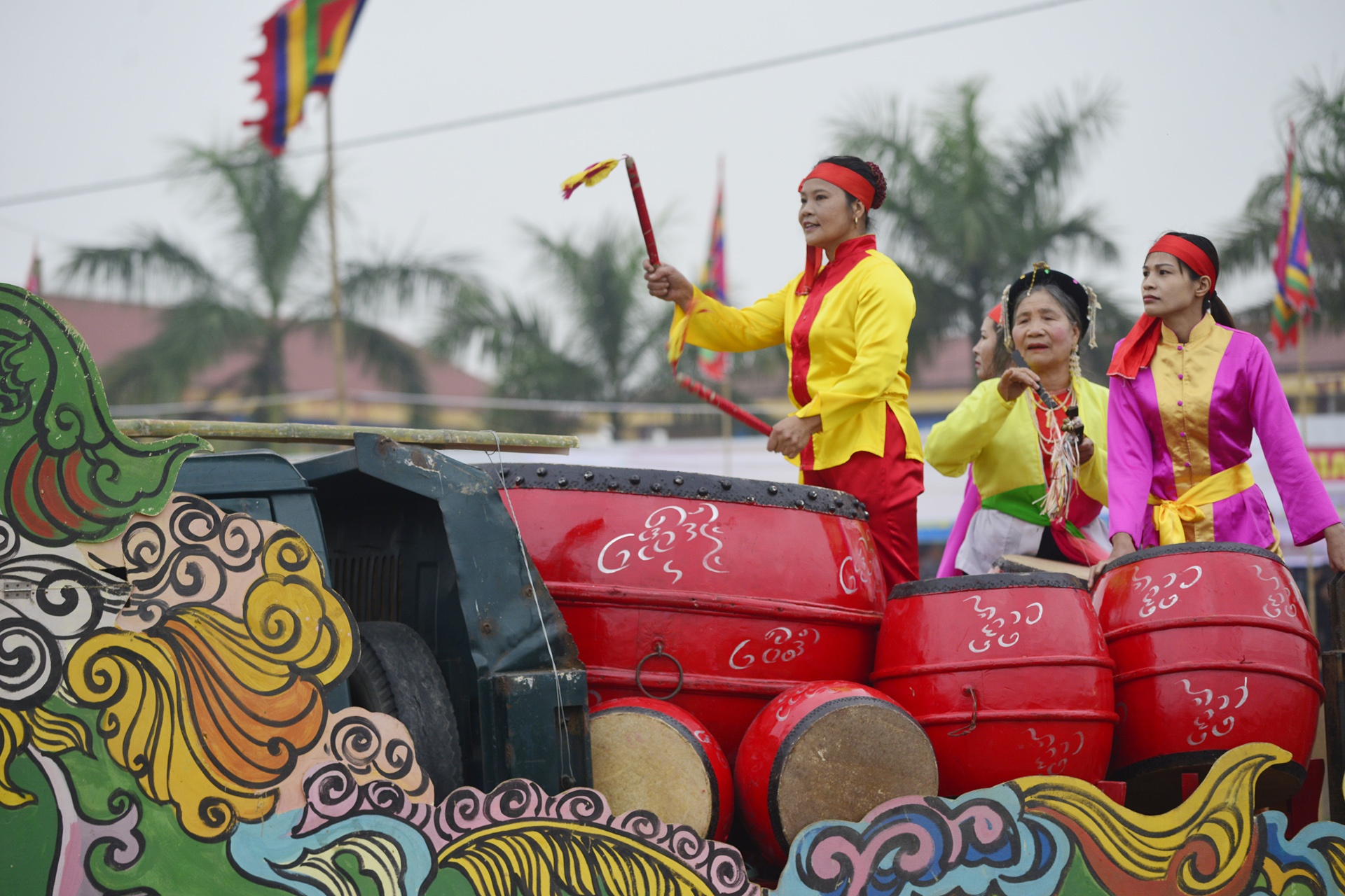 Chu tich nuoc lai may cay o le hoi Tich Dien anh 12