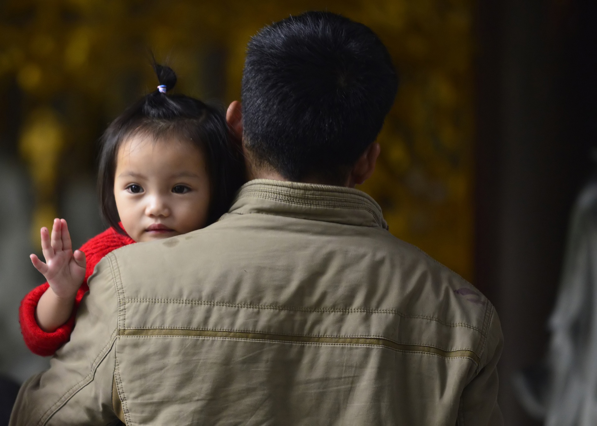 chen chuc xoa tien len tuong la han,  tuong phat anh 14