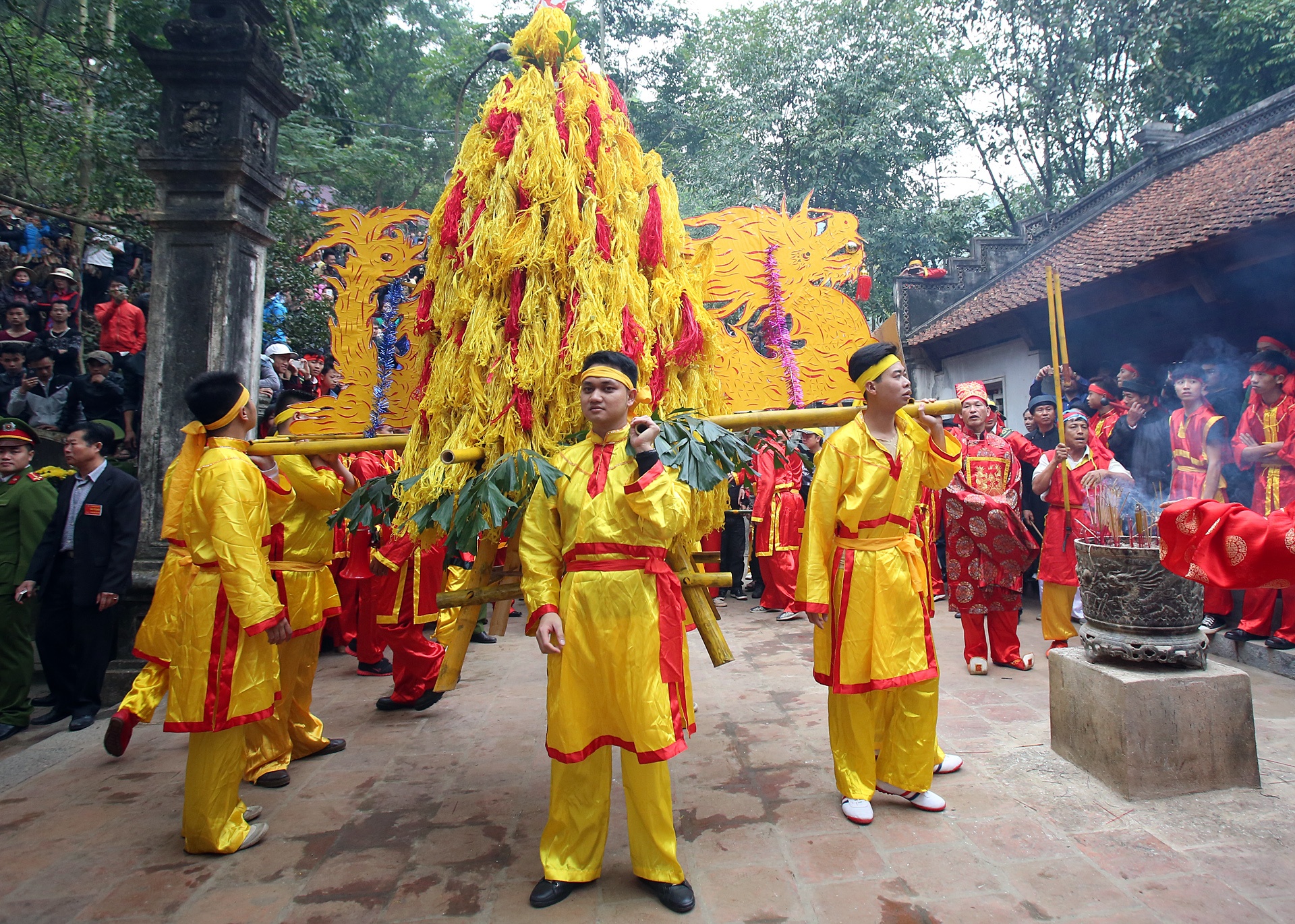 Tranh cuop hoa tre nao loan tai hoi Giong anh 3