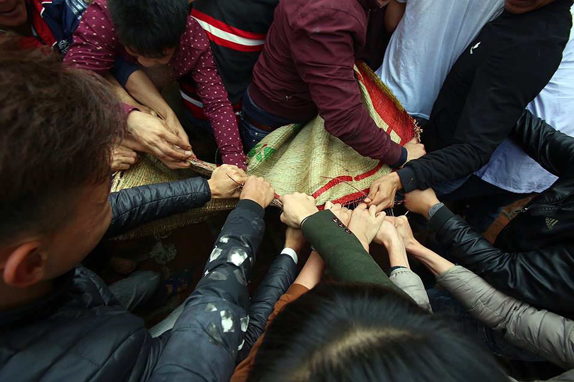 Giam dap cuop chieu o le duc but anh 12