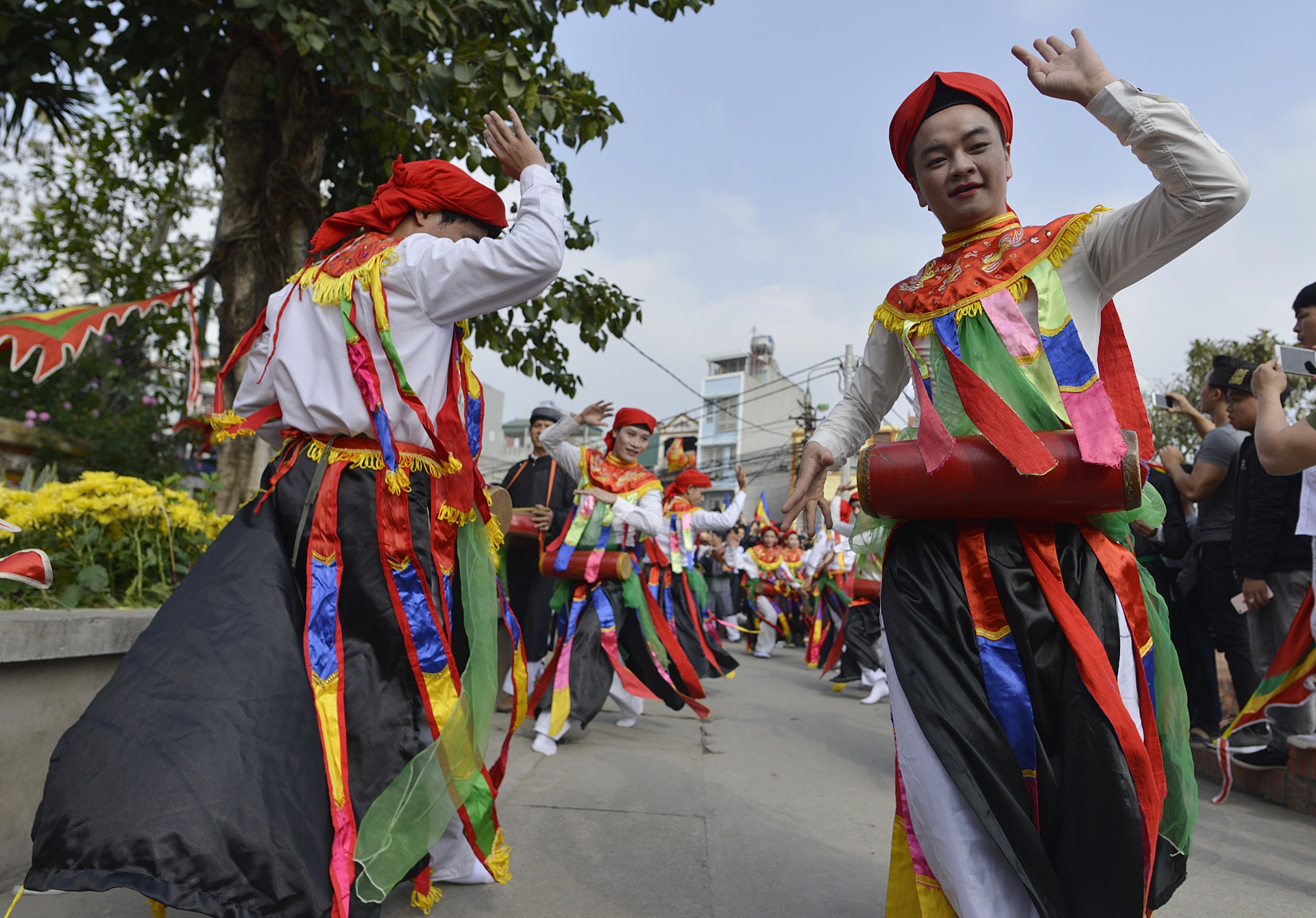 cac chang trai to son,  chit khan mo qua anh 2