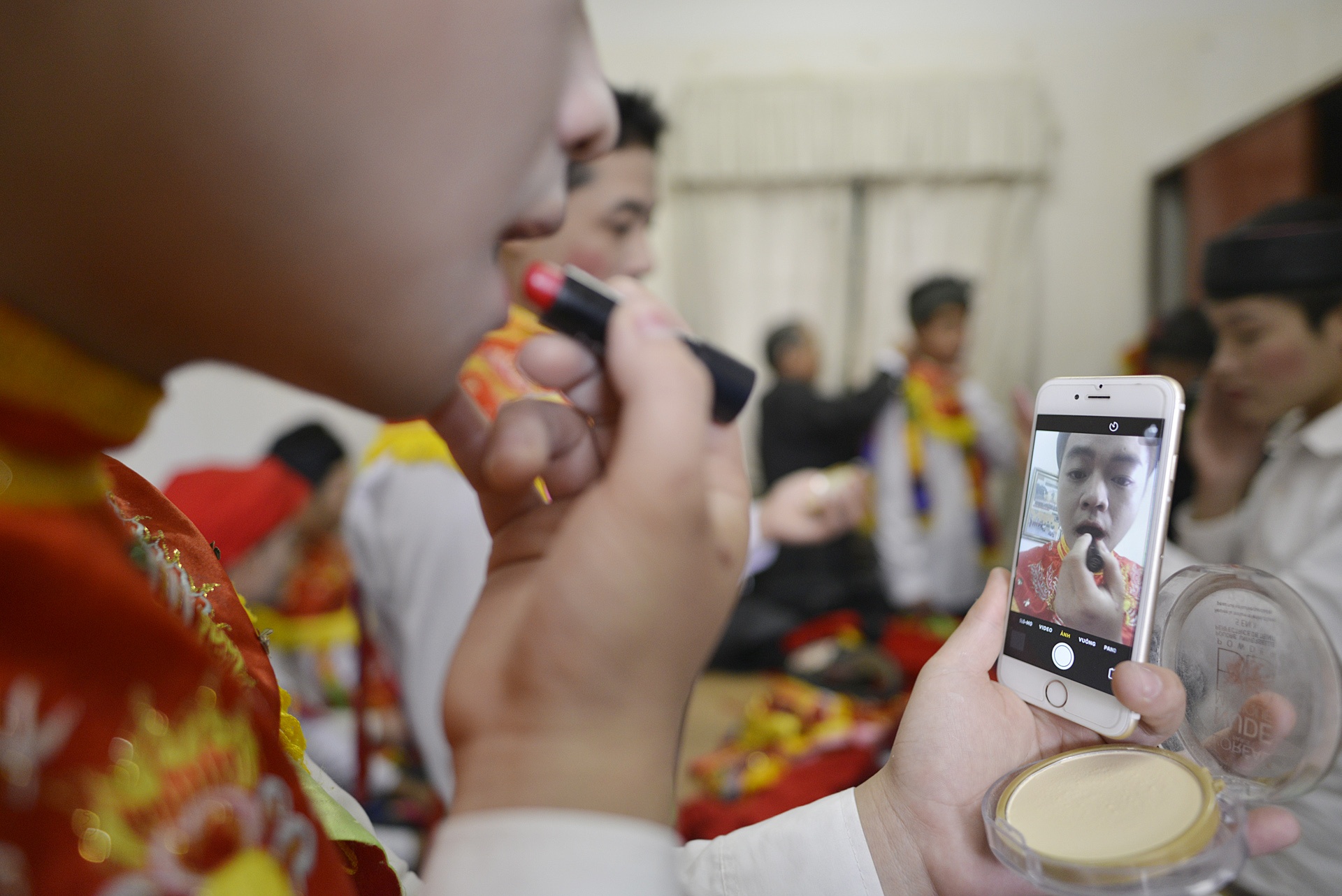 cac chang trai to son,  chit khan mo qua anh 5