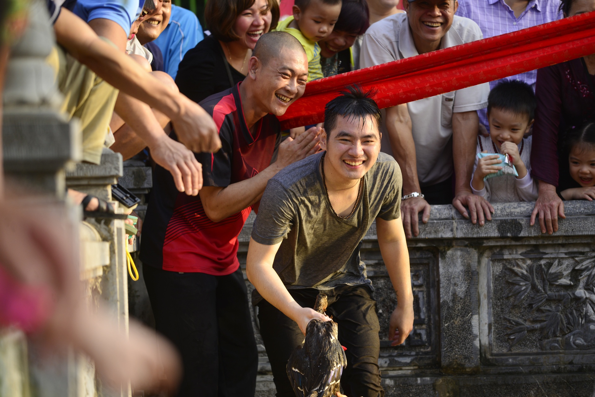 hinh anh hom hinh tai le hoi van phuc anh 11