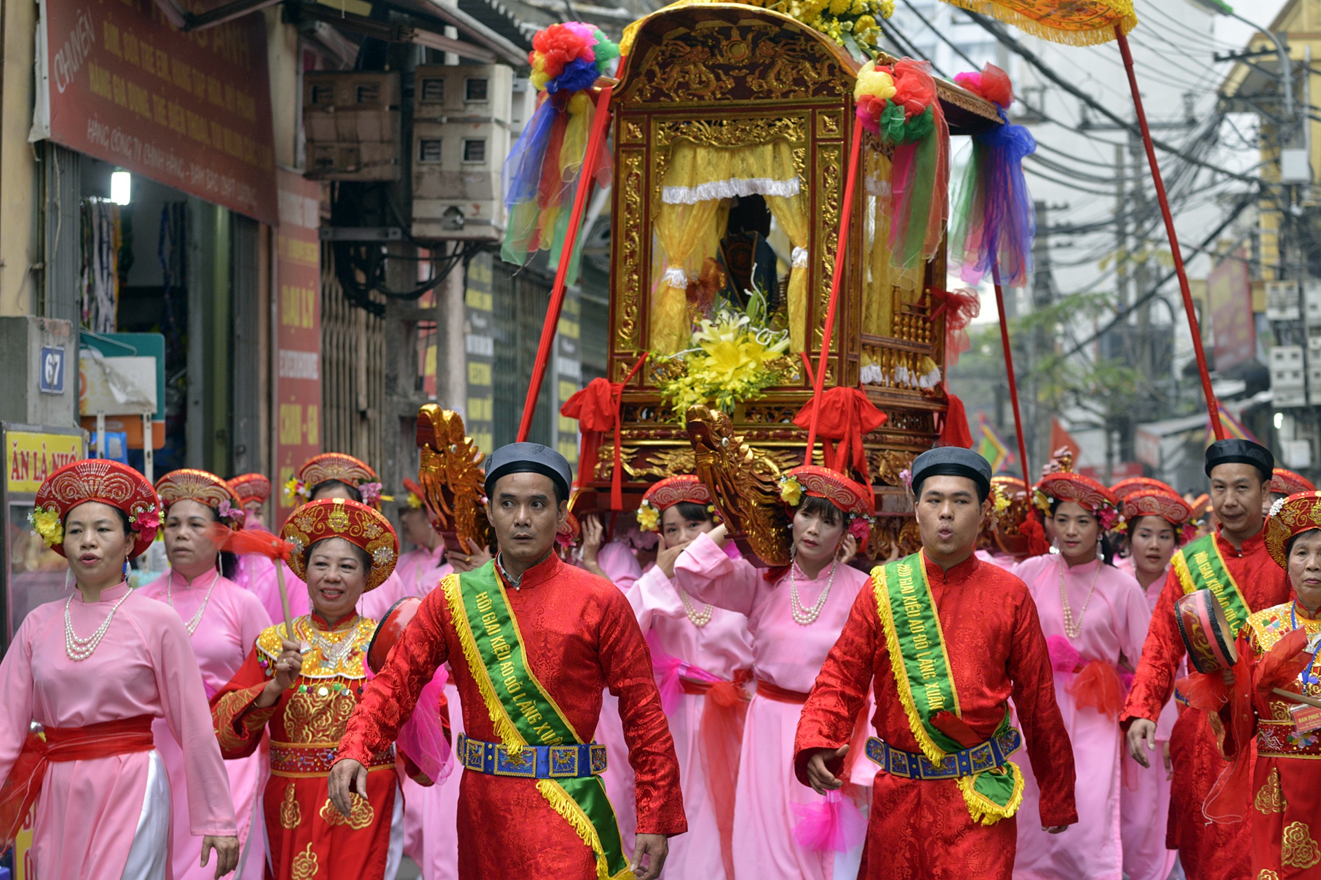 nu ruoc kieu bay o Ha Noi anh 2