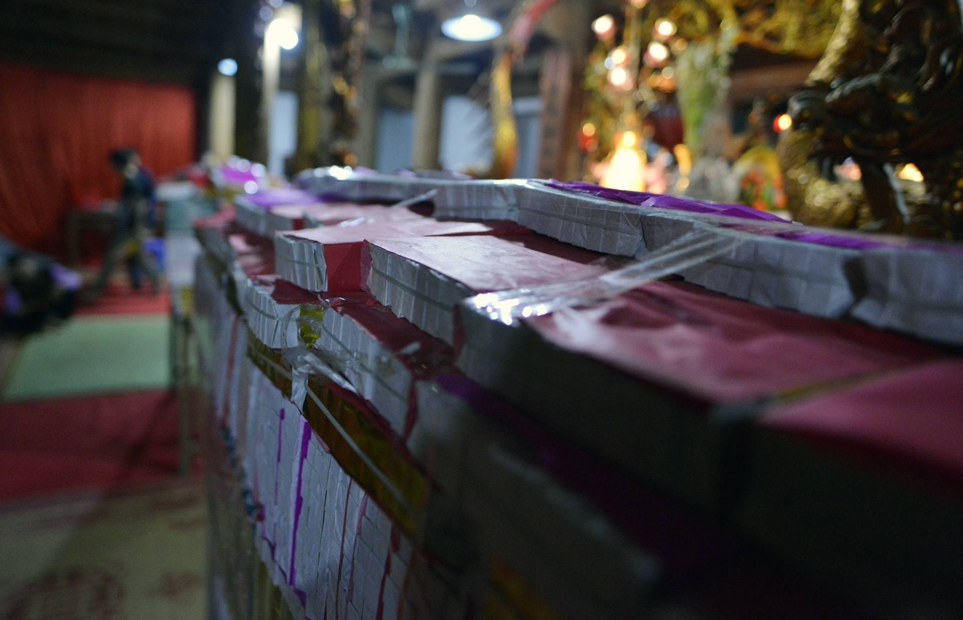 dot 30 kg vang ma lam lua de nguoi dan lay do anh 4