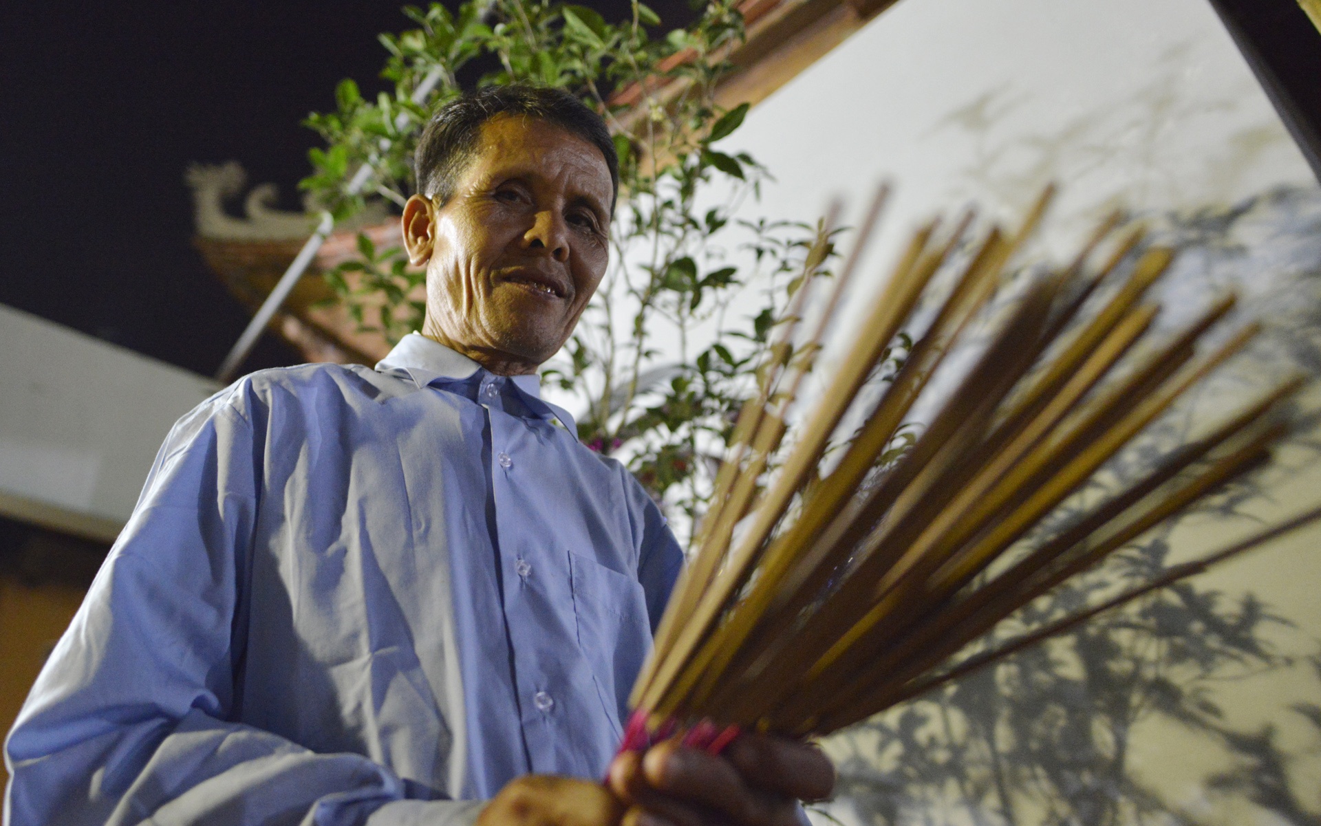 dot 30 kg vang ma lam lua de nguoi dan lay do anh 6
