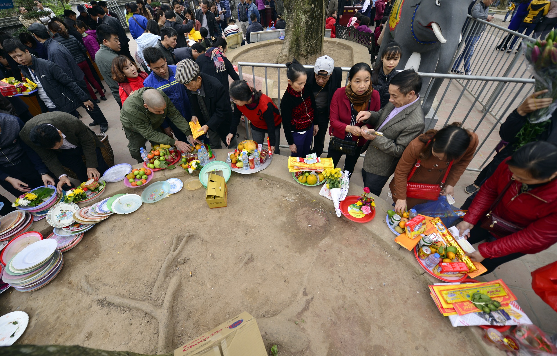 le hoi den tran truoc gio khai an anh 12