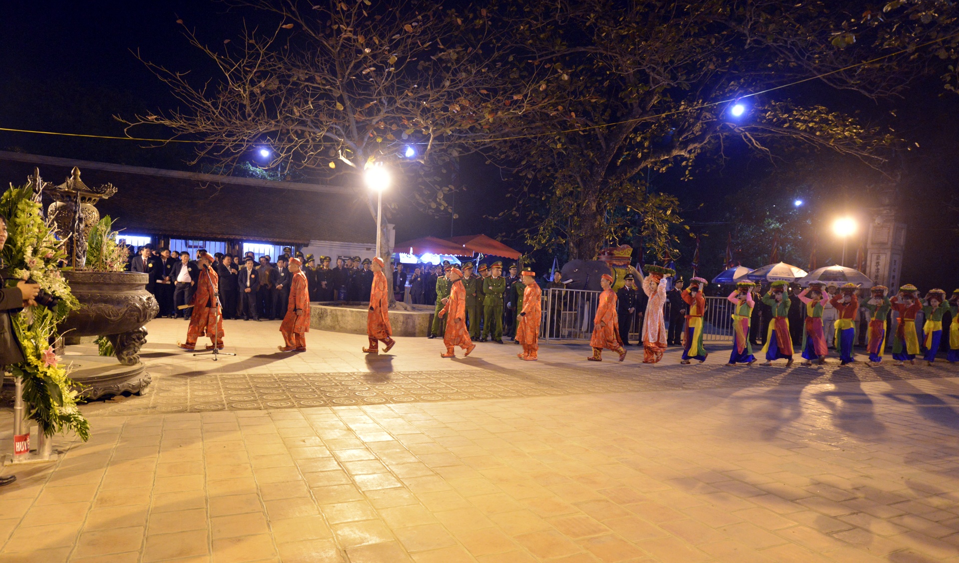 Chu tich nuoc du le khai an den Tran anh 3