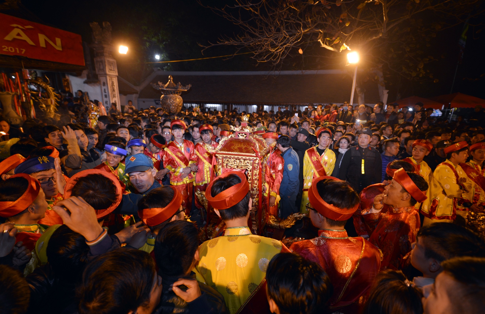 Chu tich nuoc du le khai an den Tran anh 4