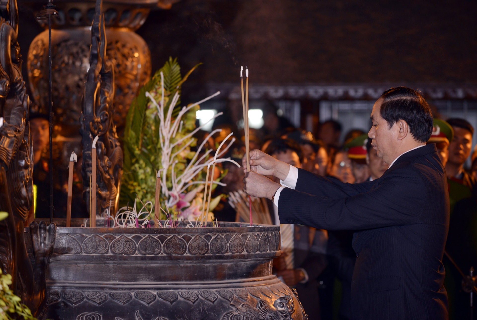 Chu tich nuoc du le khai an den Tran hinh anh