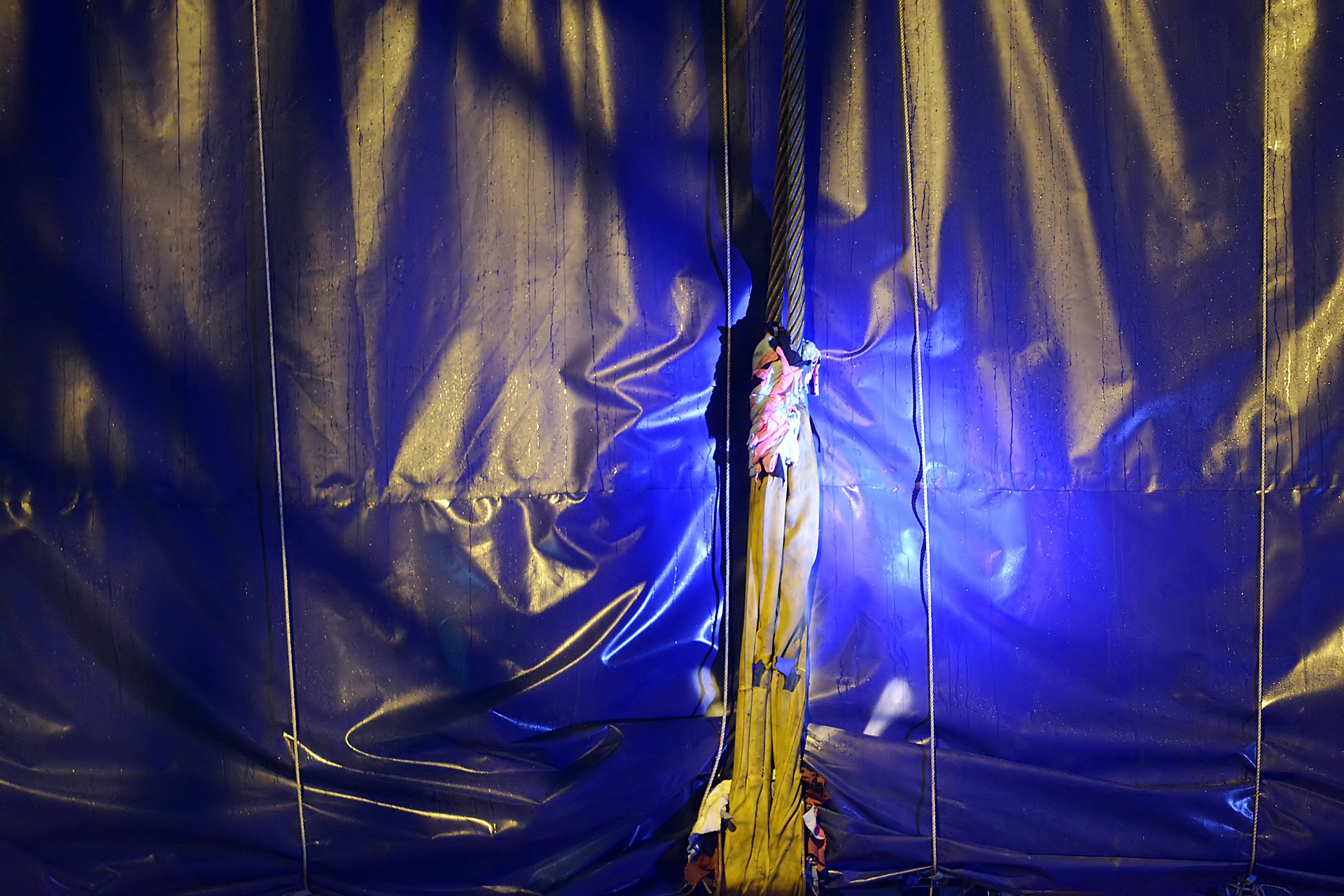 2 gio dong ho lap dau may duong sat tren cao anh 11