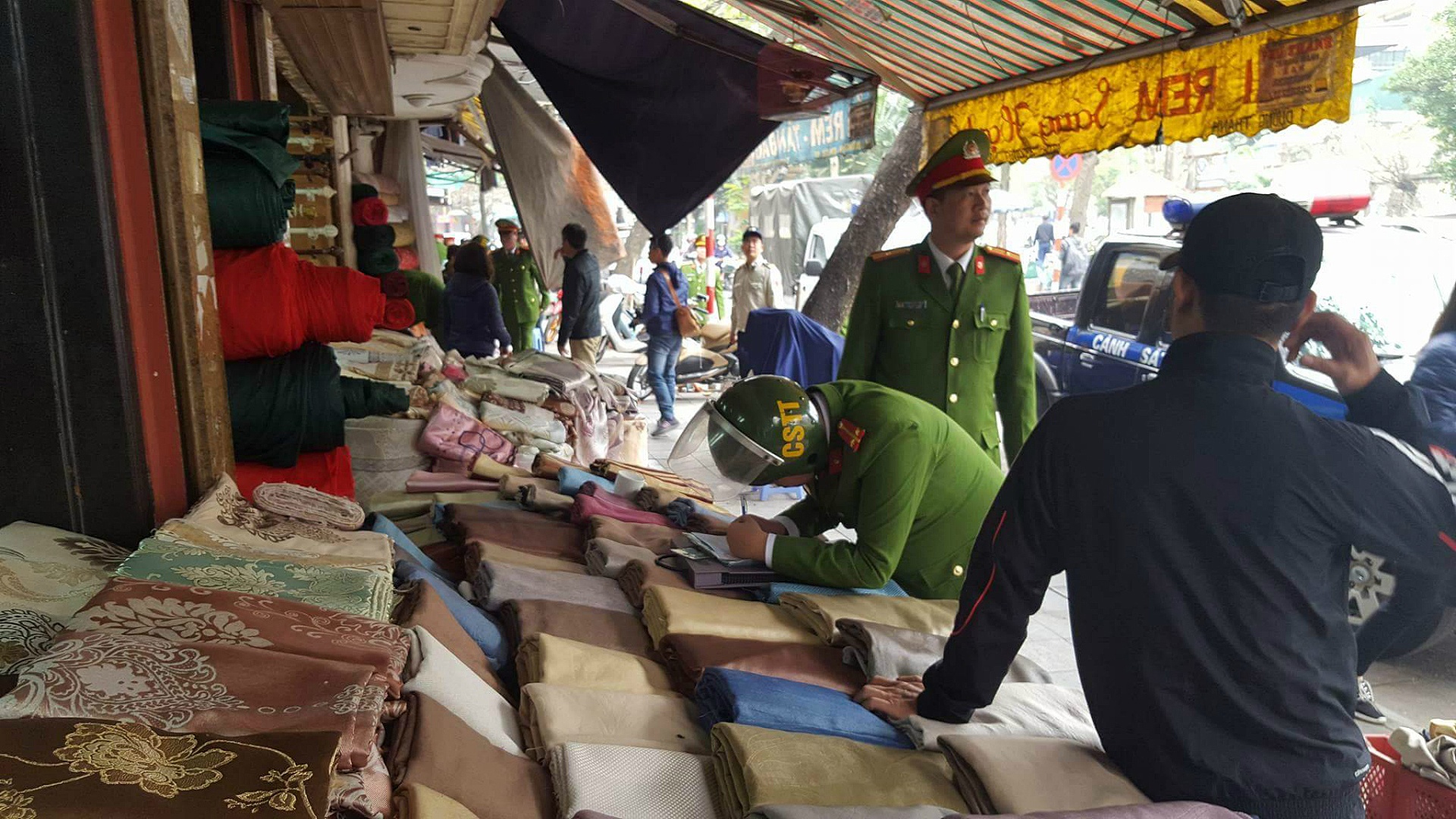 via he quan trung tam Ha Noi sau khi don dep anh 11