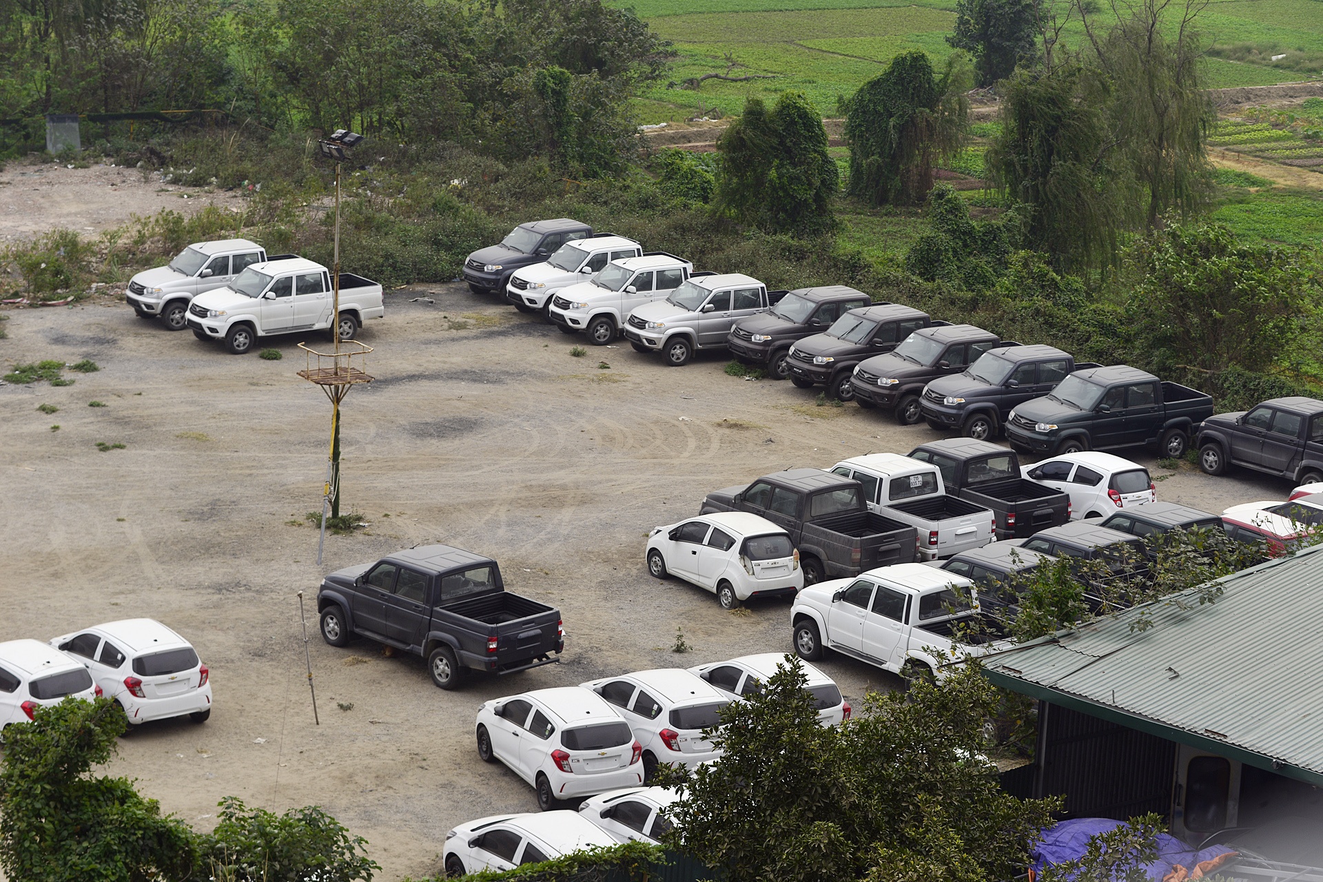 Bai xe quanh ben xe My Dinh anh 15