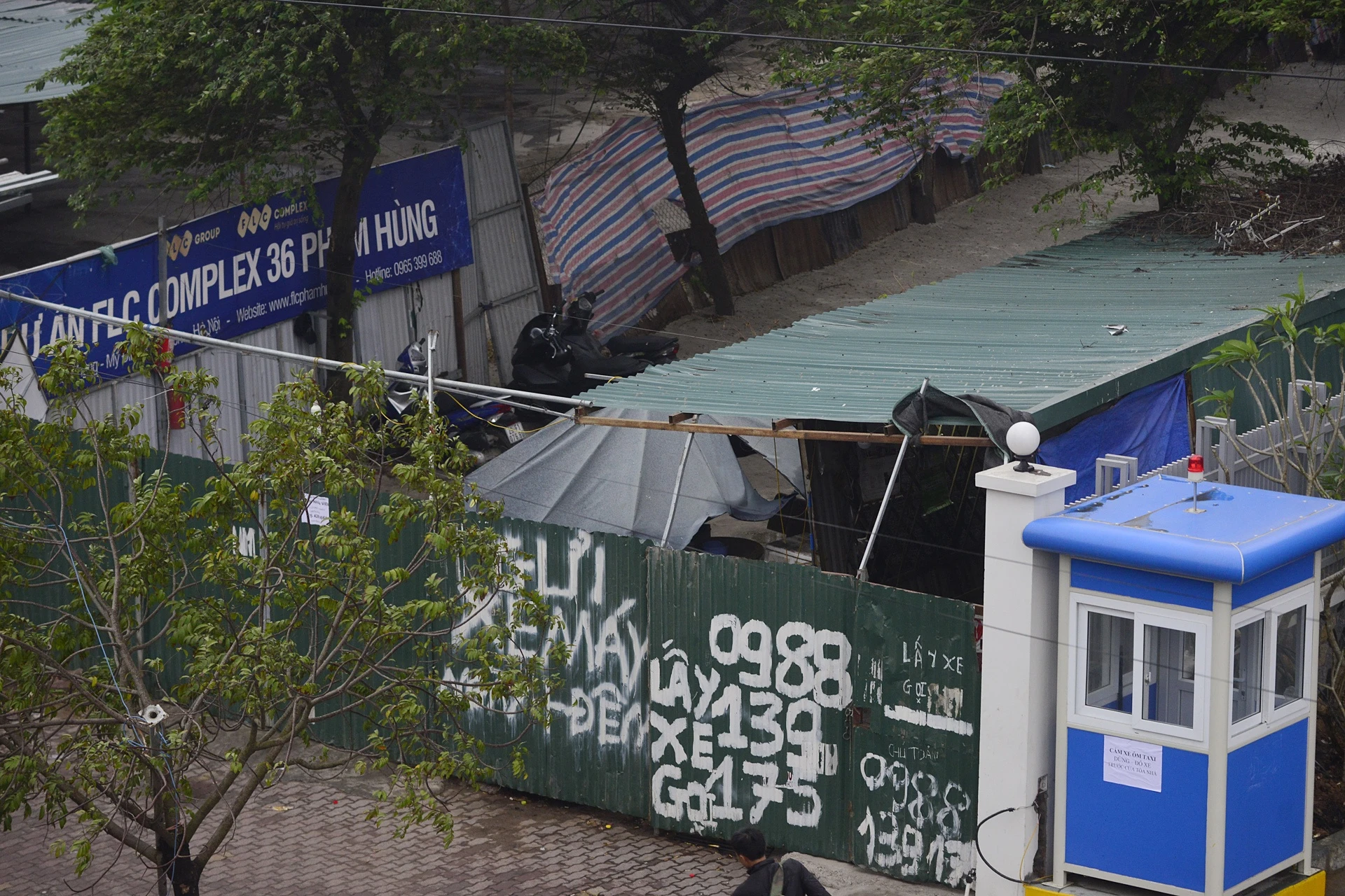 Bai trong xe canh ben My Dinh 'sach bong' xe anh 10