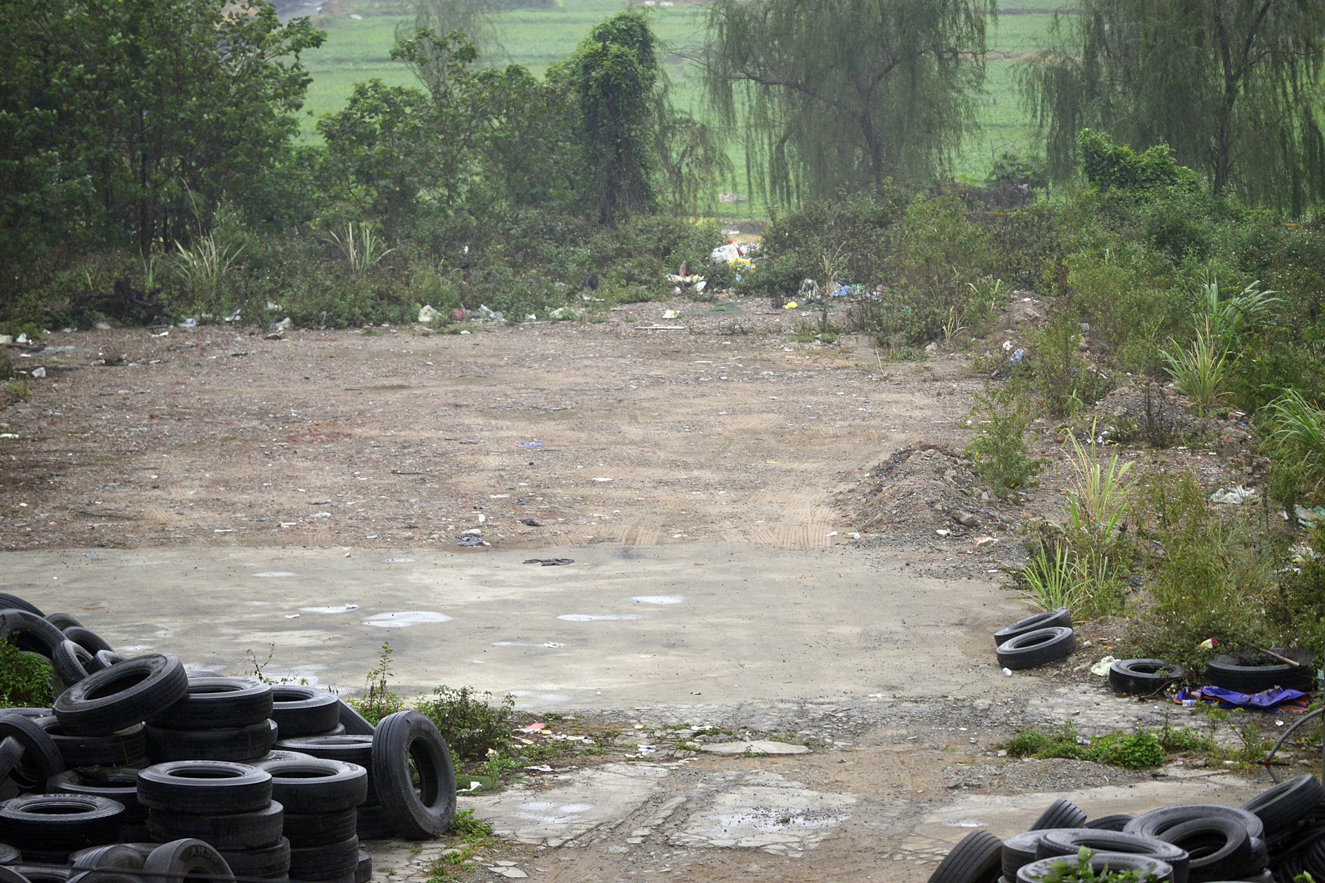 Bai trong xe canh ben My Dinh 'sach bong' xe anh 12