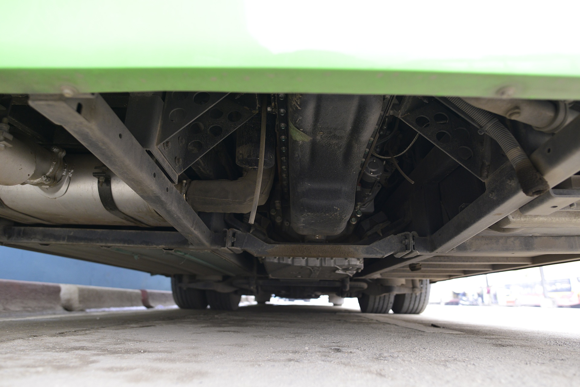 Can canh noi that xe buyt nhanh BRT anh 11