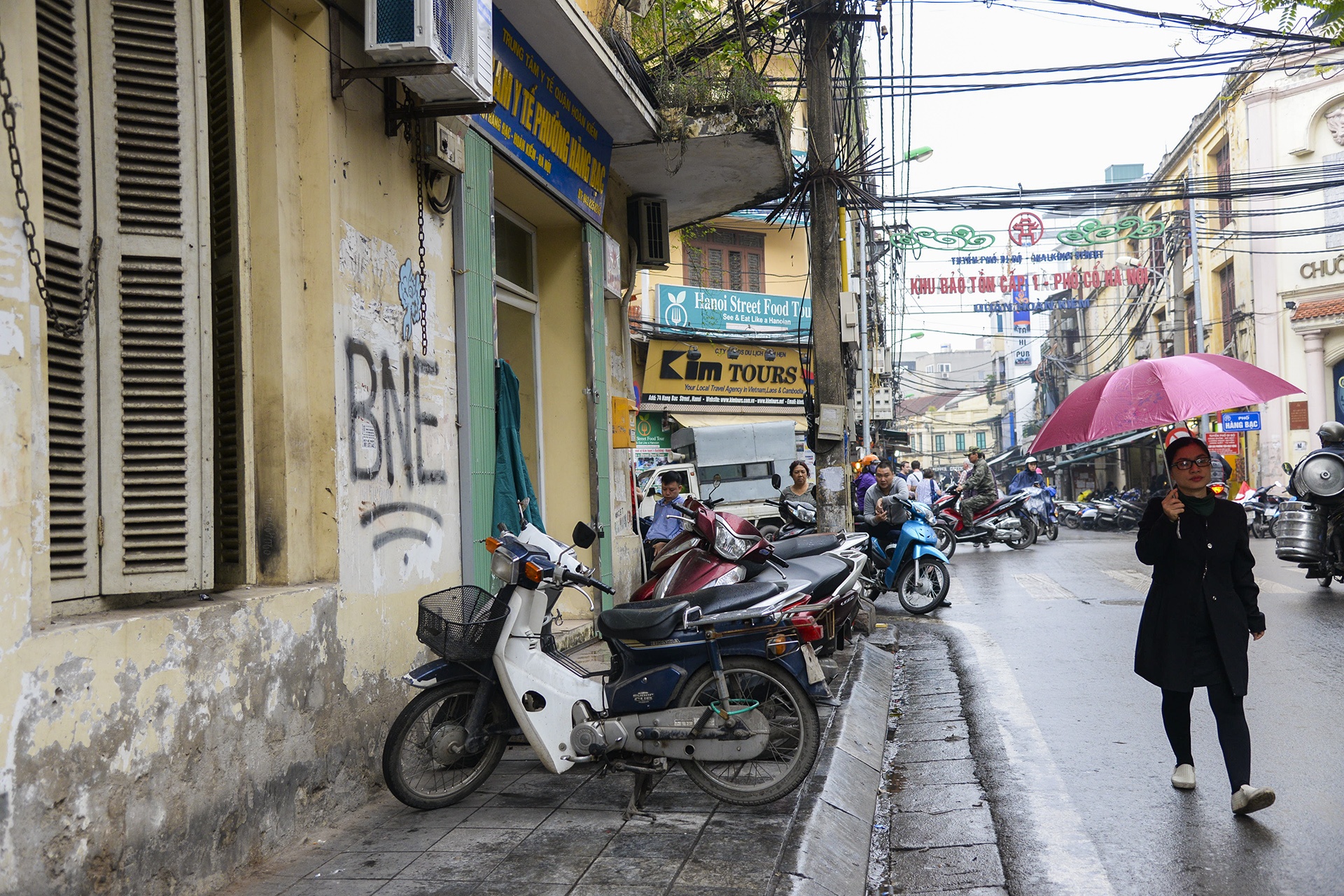 Nguoi di bo mat loi di vi oto do tran lan anh 22