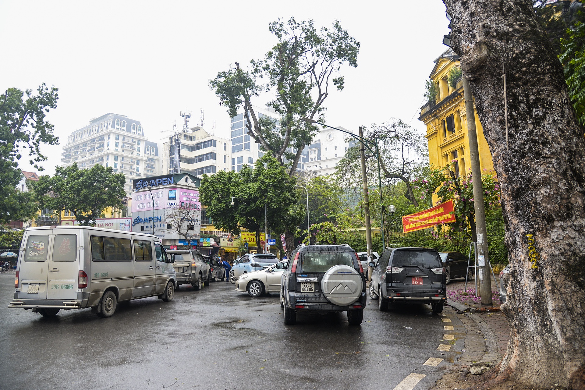 Nguoi di bo mat loi di vi oto do tran lan anh 16