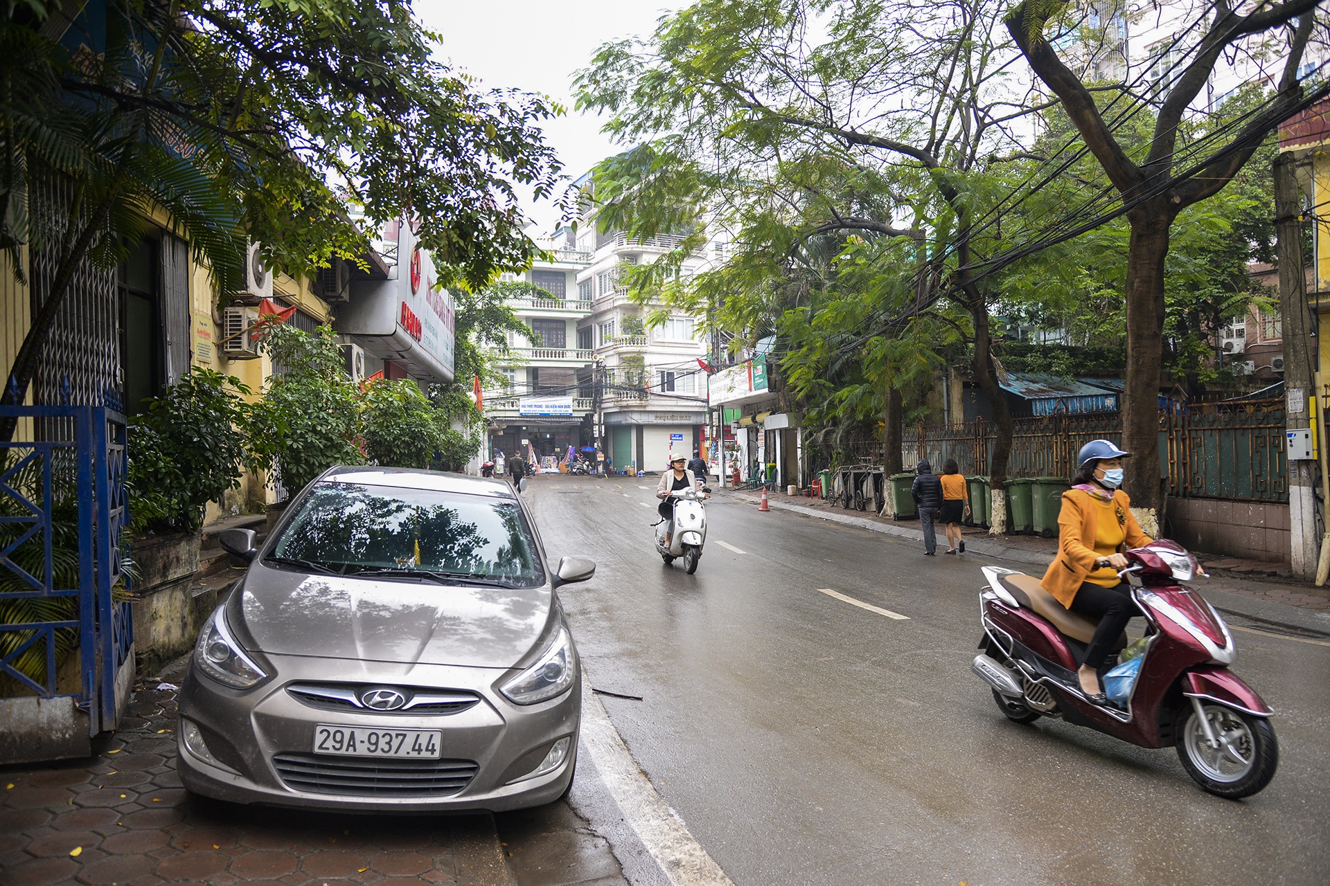 Nguoi di bo mat loi di vi oto do tran lan anh 2