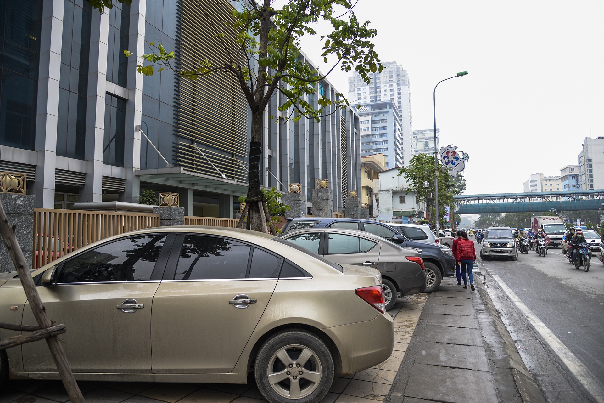 Nguoi di bo mat loi di vi oto do tran lan anh 18