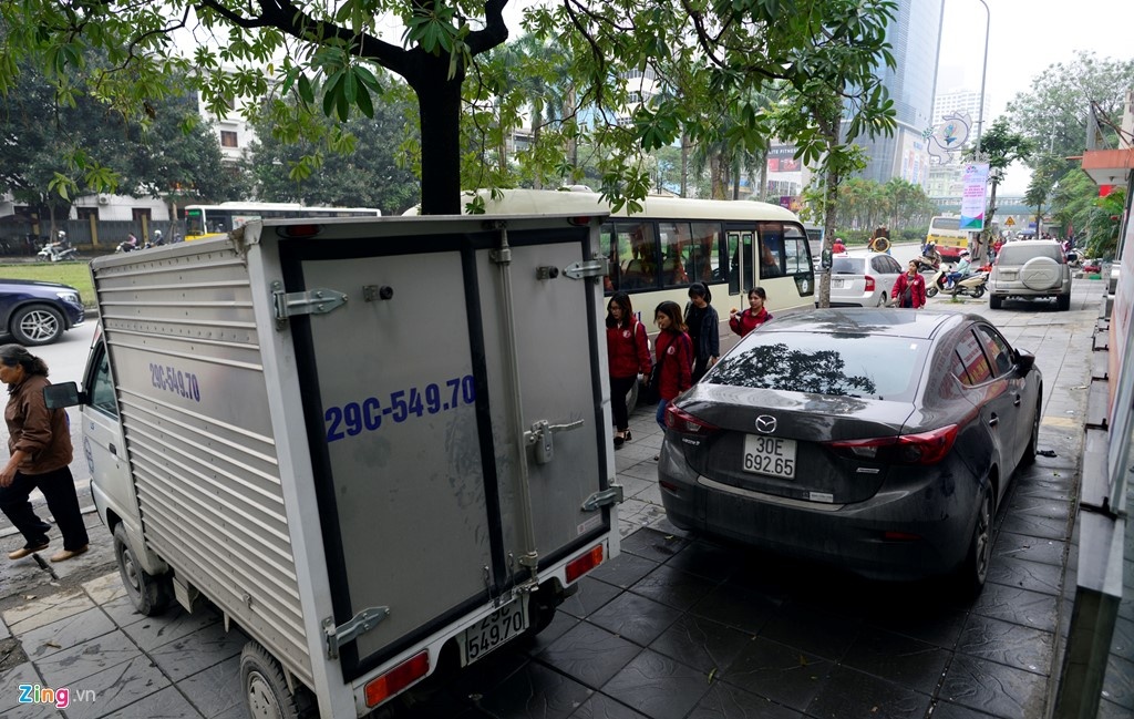 Nguoi di bo mat loi di vi oto do tran lan anh 5