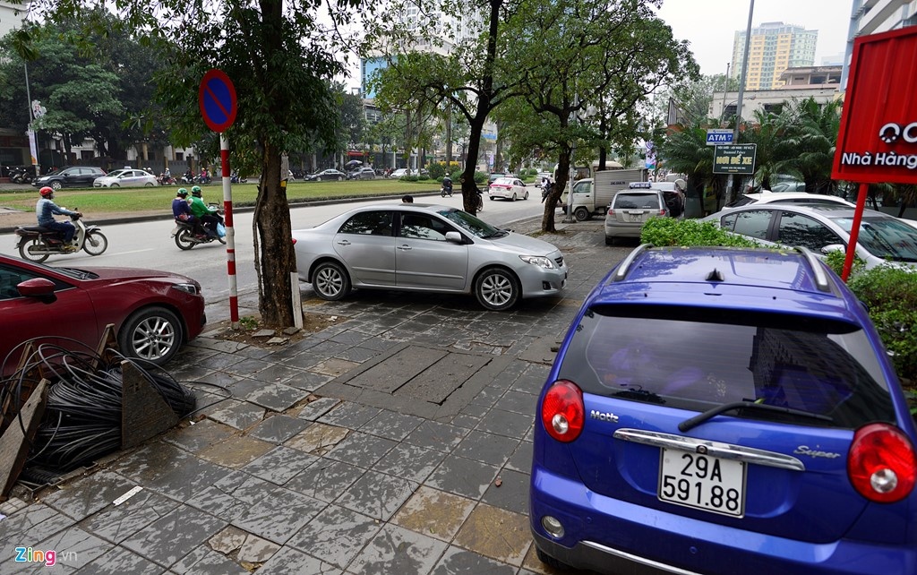 Nguoi di bo mat loi di vi oto do tran lan anh 7
