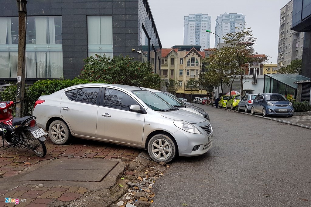 Nguoi di bo mat loi di vi oto do tran lan anh 13