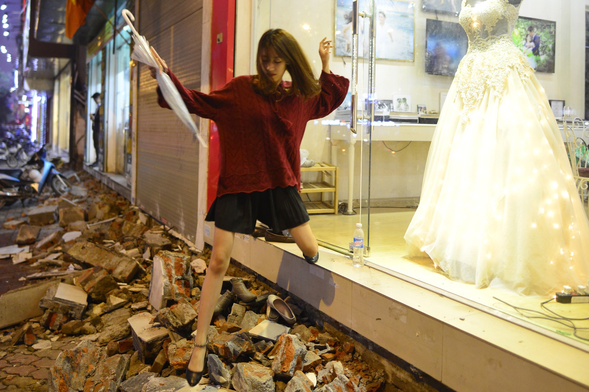 Nguoi dan than tho vi bac tam cap bi pha hinh anh