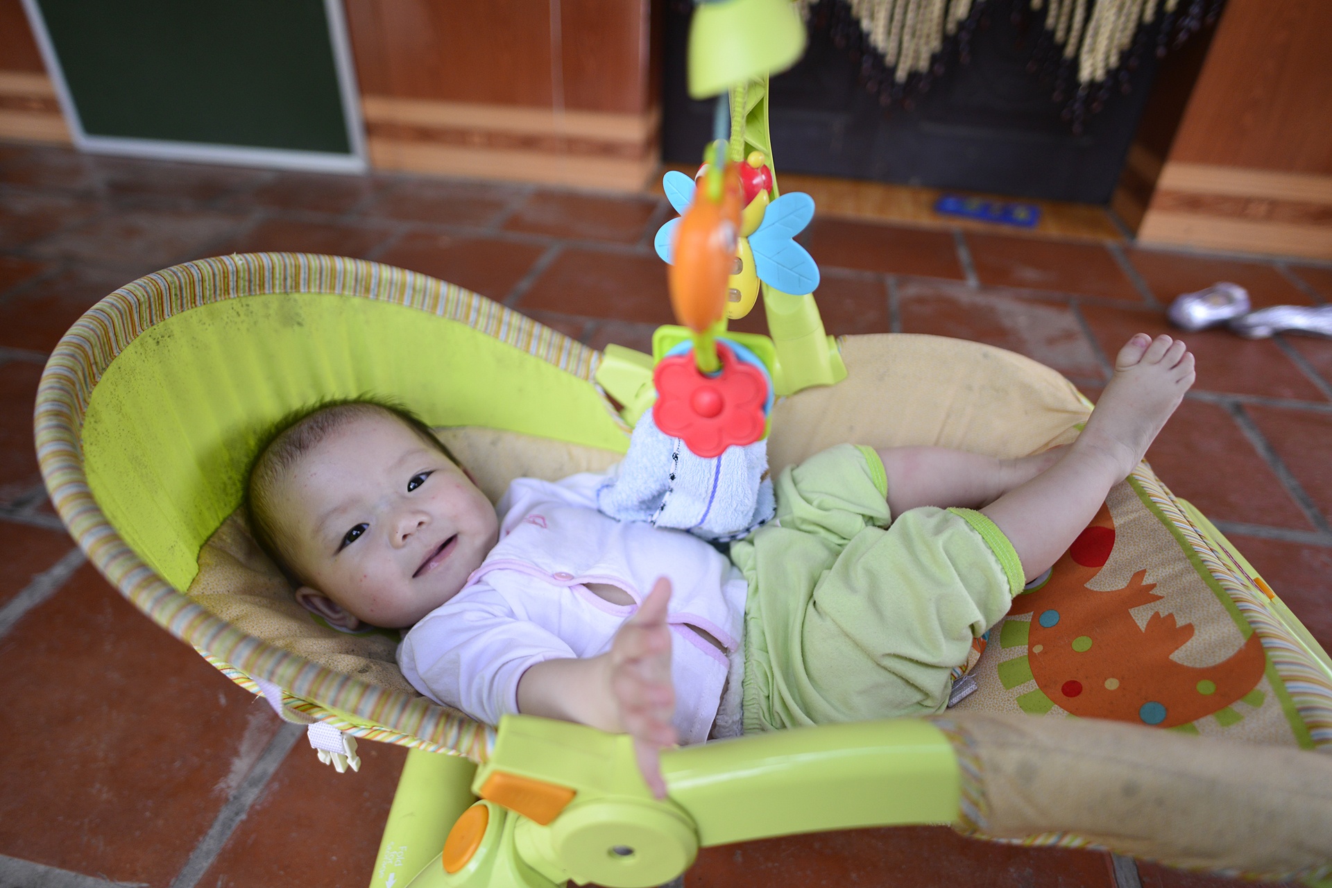 Ni su nuoi 6 tre nho trong ngoi chua cu ky anh 11