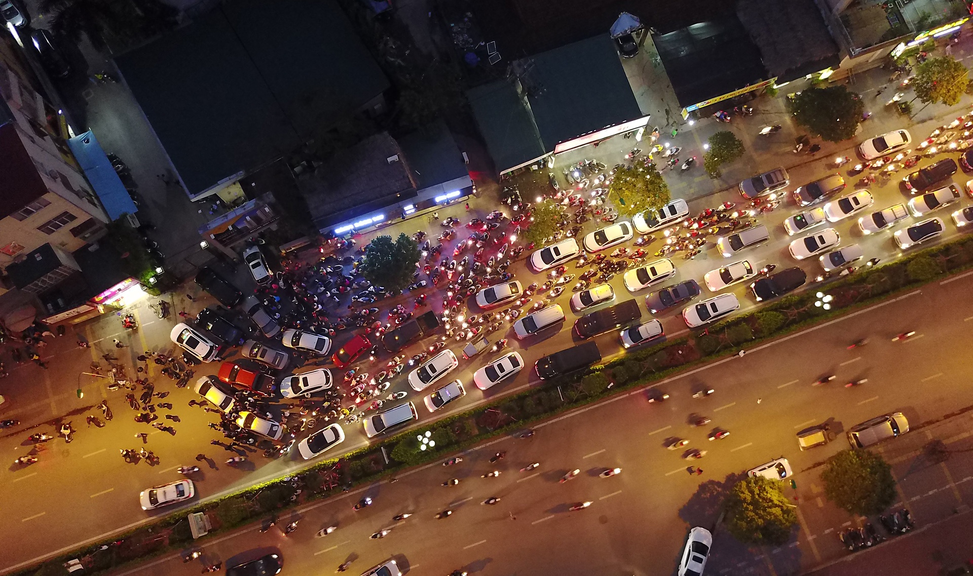 lum xum o home city,  home city trung kinh anh 11