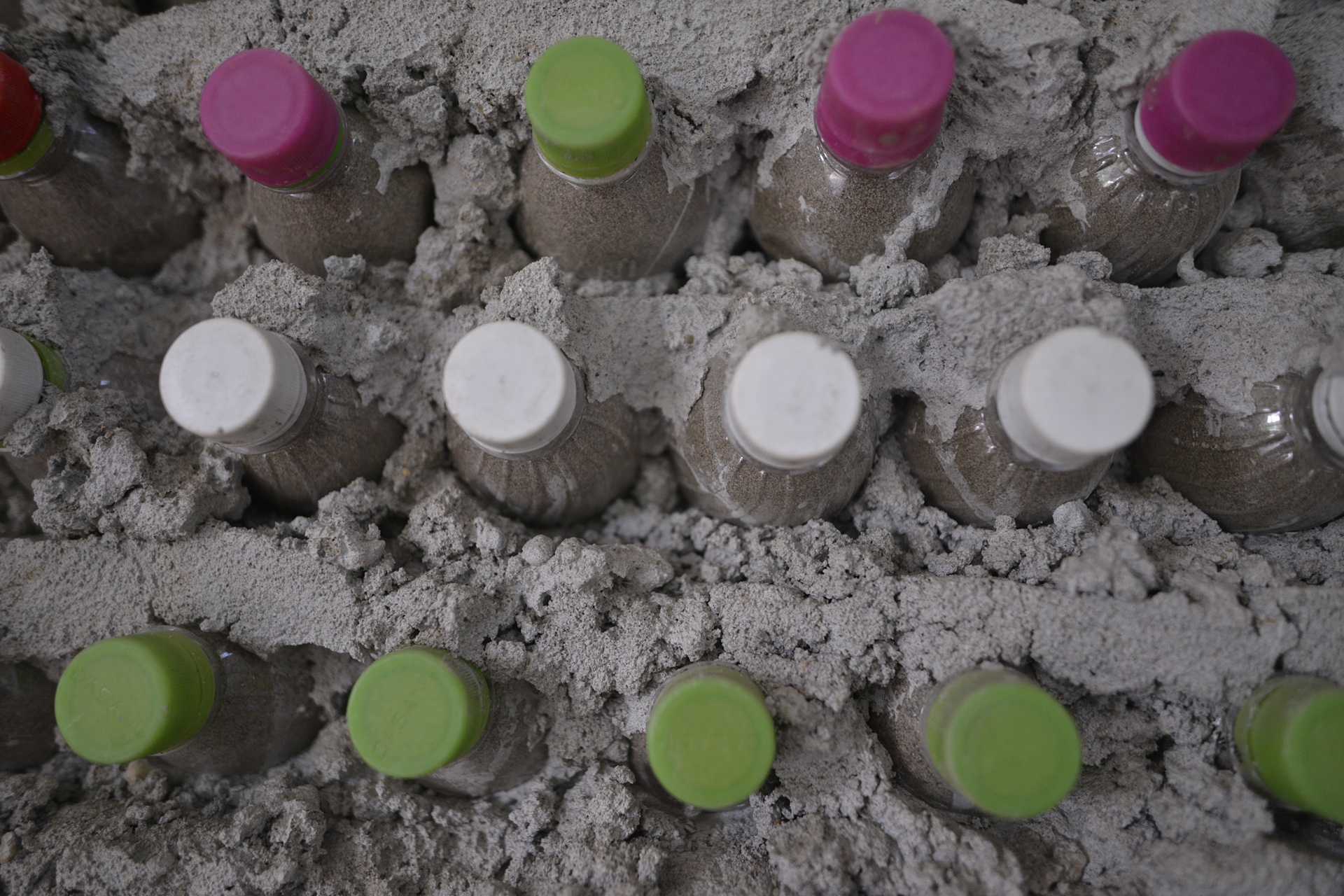 Ngoi nha lam tu chai nuoc o Ha Noi anh 6