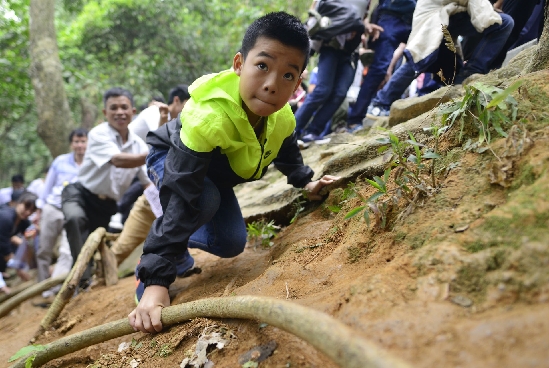 Le hoi den Hung anh 15