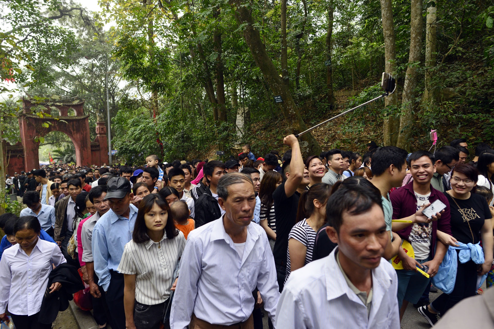 Le hoi den Hung anh 6