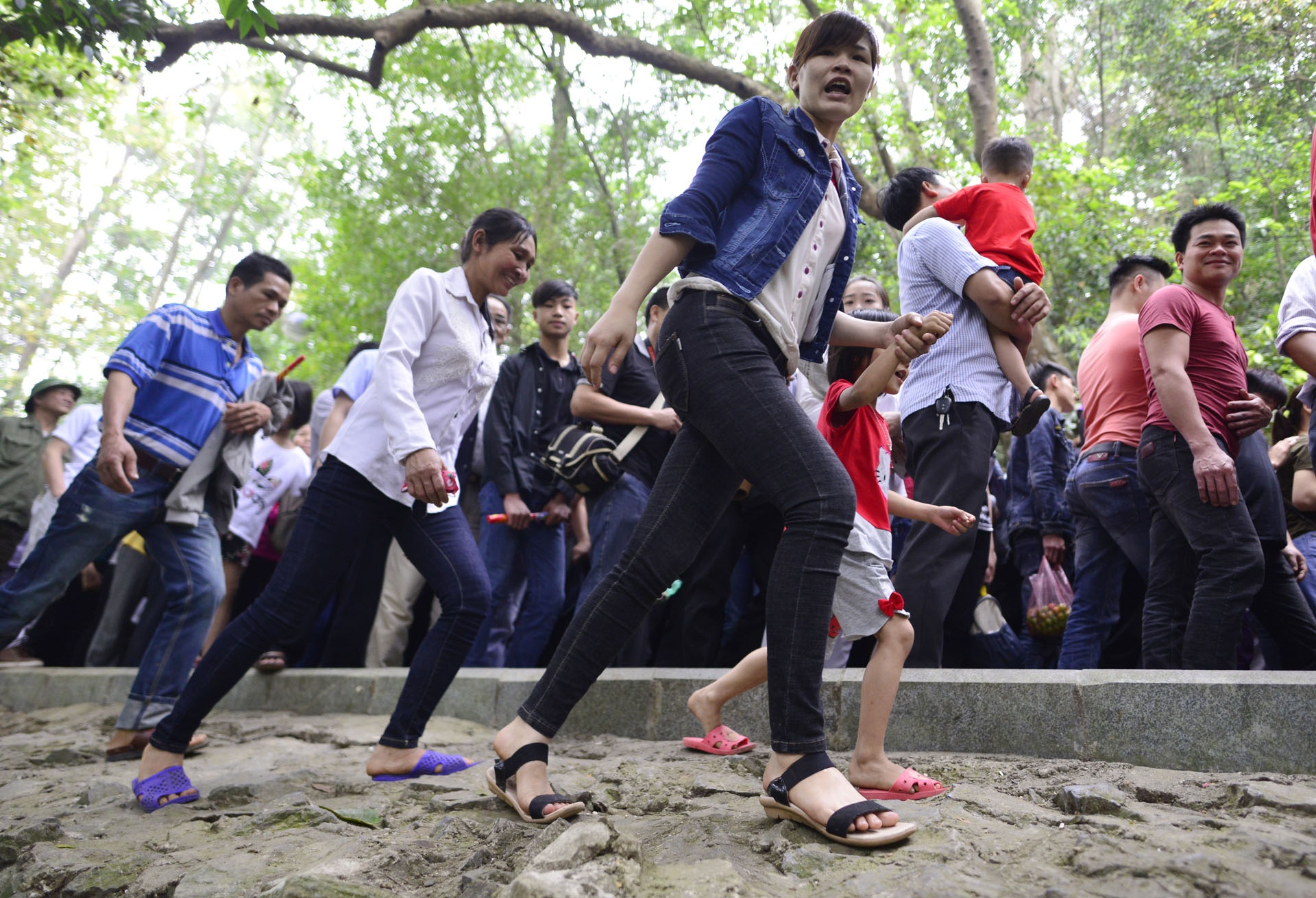 Le hoi den Hung anh 8