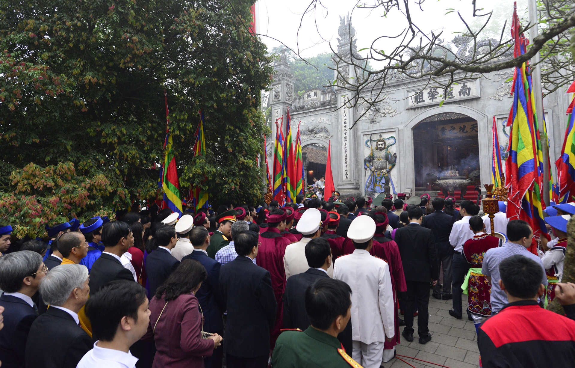 Le hoi den Hung anh 8