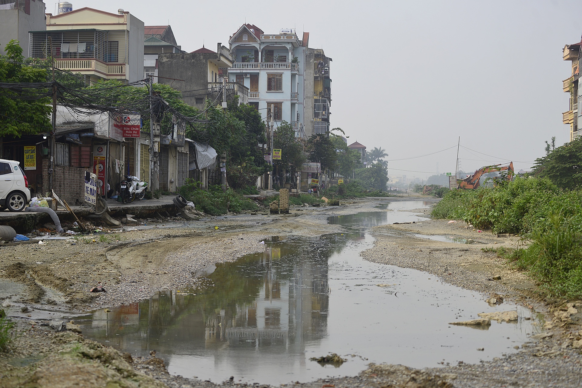 con duong cham tien do,  gay o nhiem moi truong anh 1