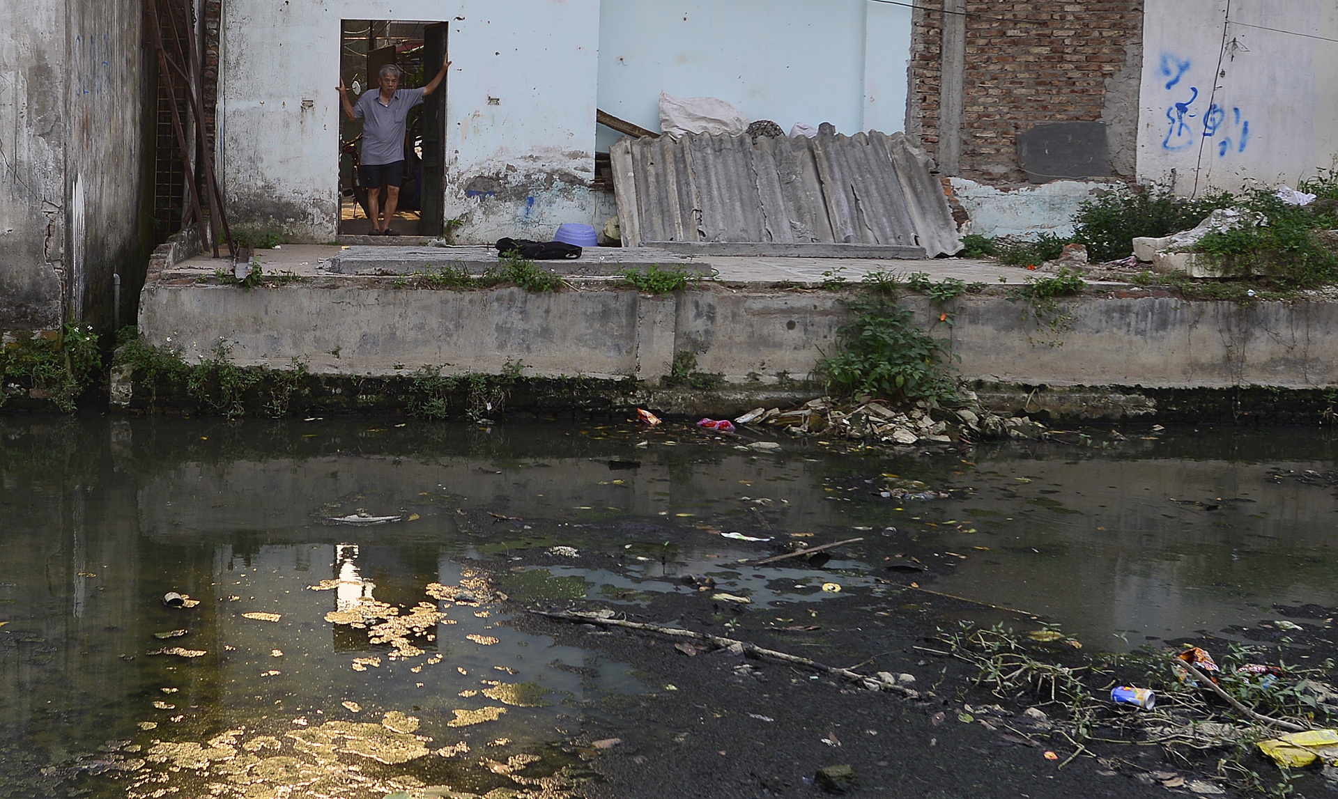 con duong cham tien do,  gay o nhiem moi truong anh 3