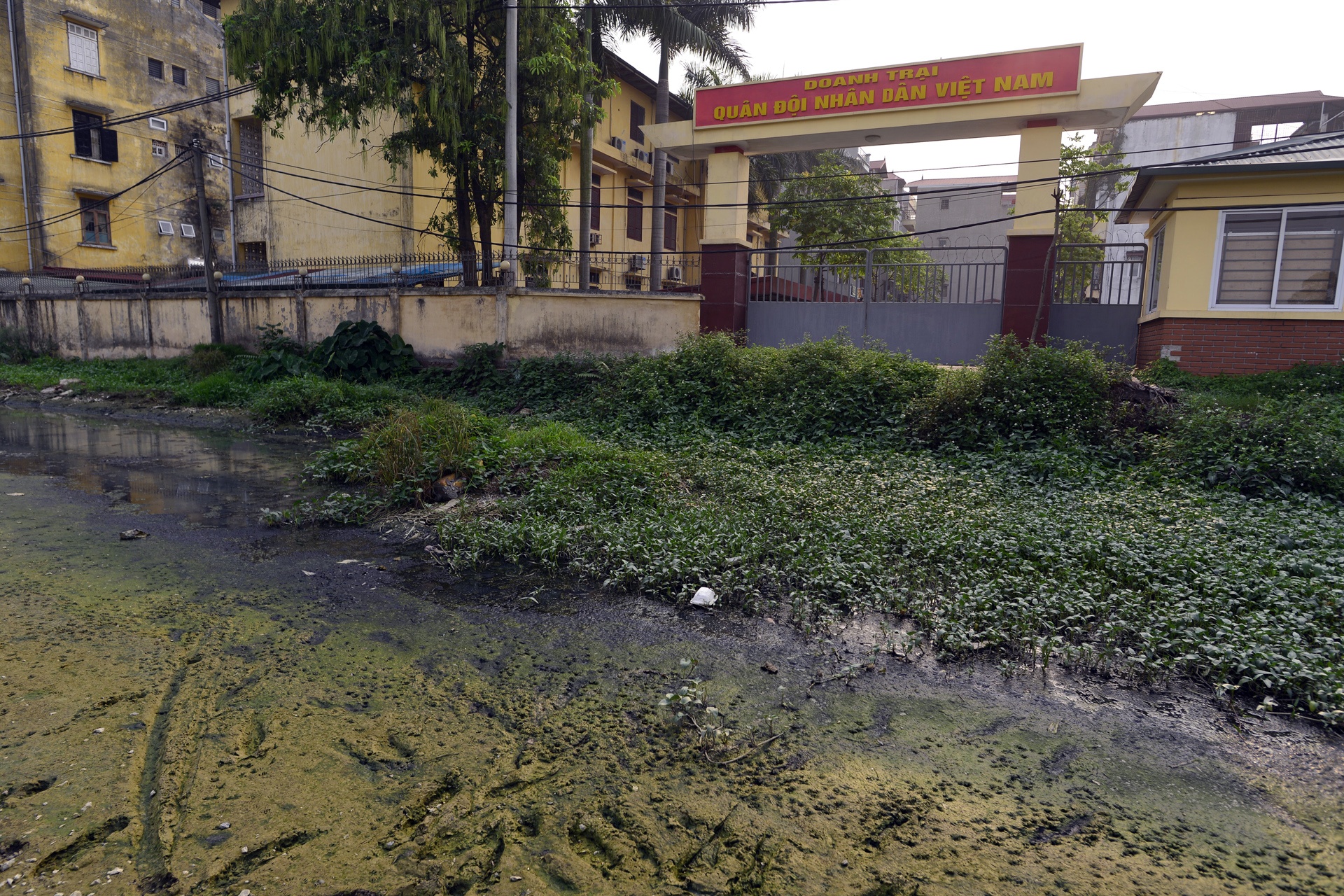 con duong cham tien do,  gay o nhiem moi truong anh 5