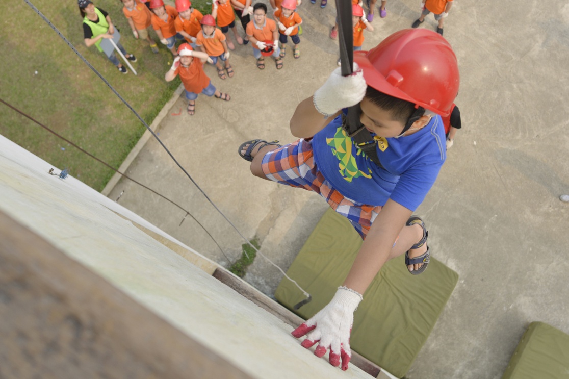 400 tre nho tap ky nang thoat hiem trong dam chay nha cao tang hinh anh