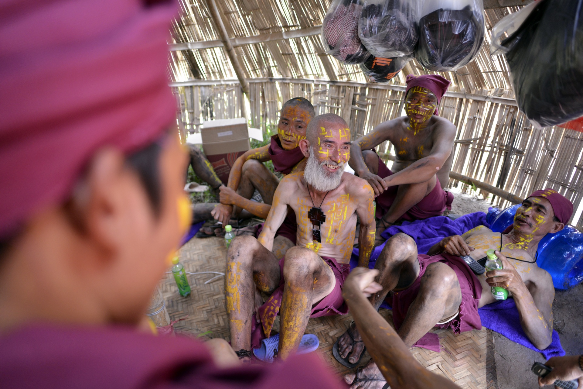 Can canh ngoi lang tho dan trong phim Dao dau lau anh 10