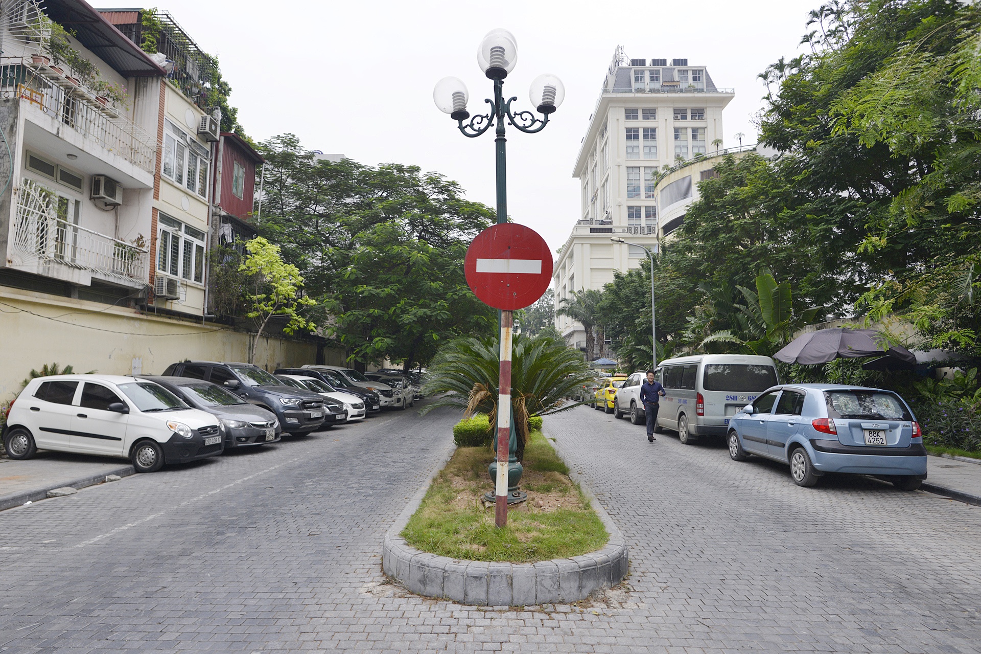 Bai do xe 'lot xac' tro thanh pho sach o Ha Noi anh 1